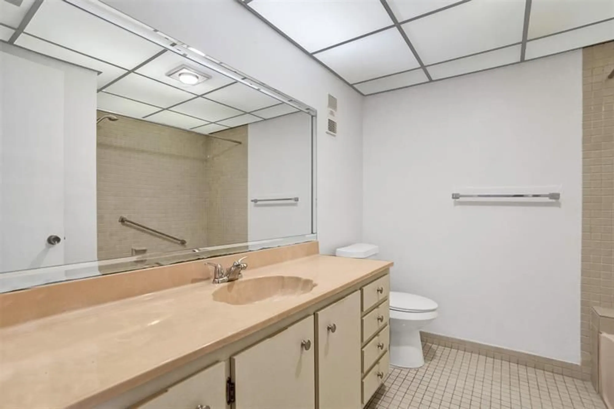 Property Slideshow image 24 of 66 | 7432 ashmont cir 208, Tamarac, FL, 33321