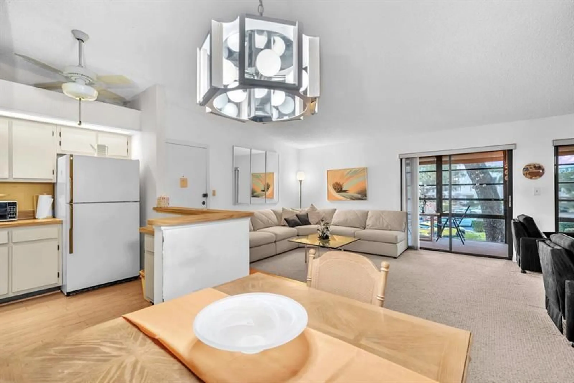 Property Slideshow image 4 of 31 | 10419 e clairmont cir 205, Tamarac, FL, 33321