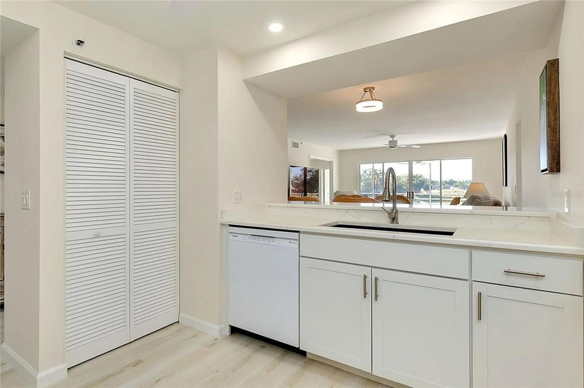 Property Slideshow image 21 of 90 | 929 wexford blvd # 929, Venice, FL, 34293