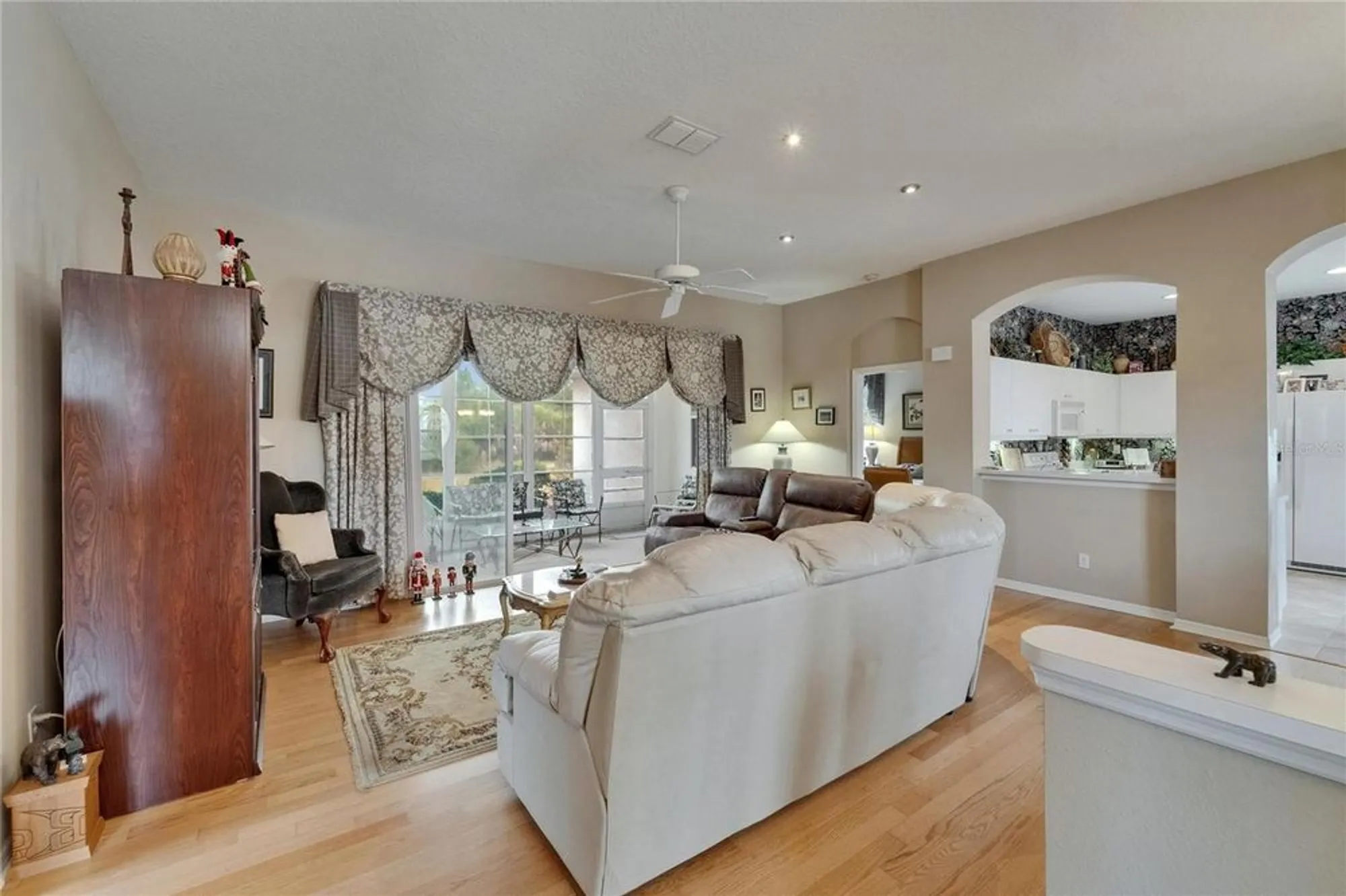 Property Slideshow image 10 of 90 | 2258 preservation green ct, Sun City Center, FL, 33573