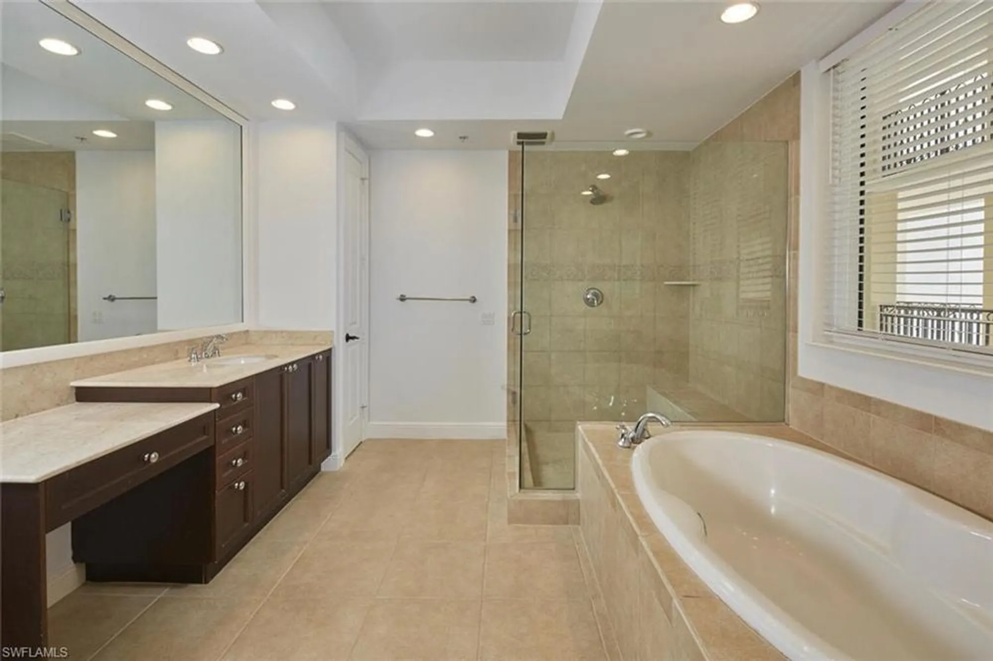 Property Slideshow image 10 of 24 | 24011 via castella dr 2402, Bonita Springs, FL, 34134
