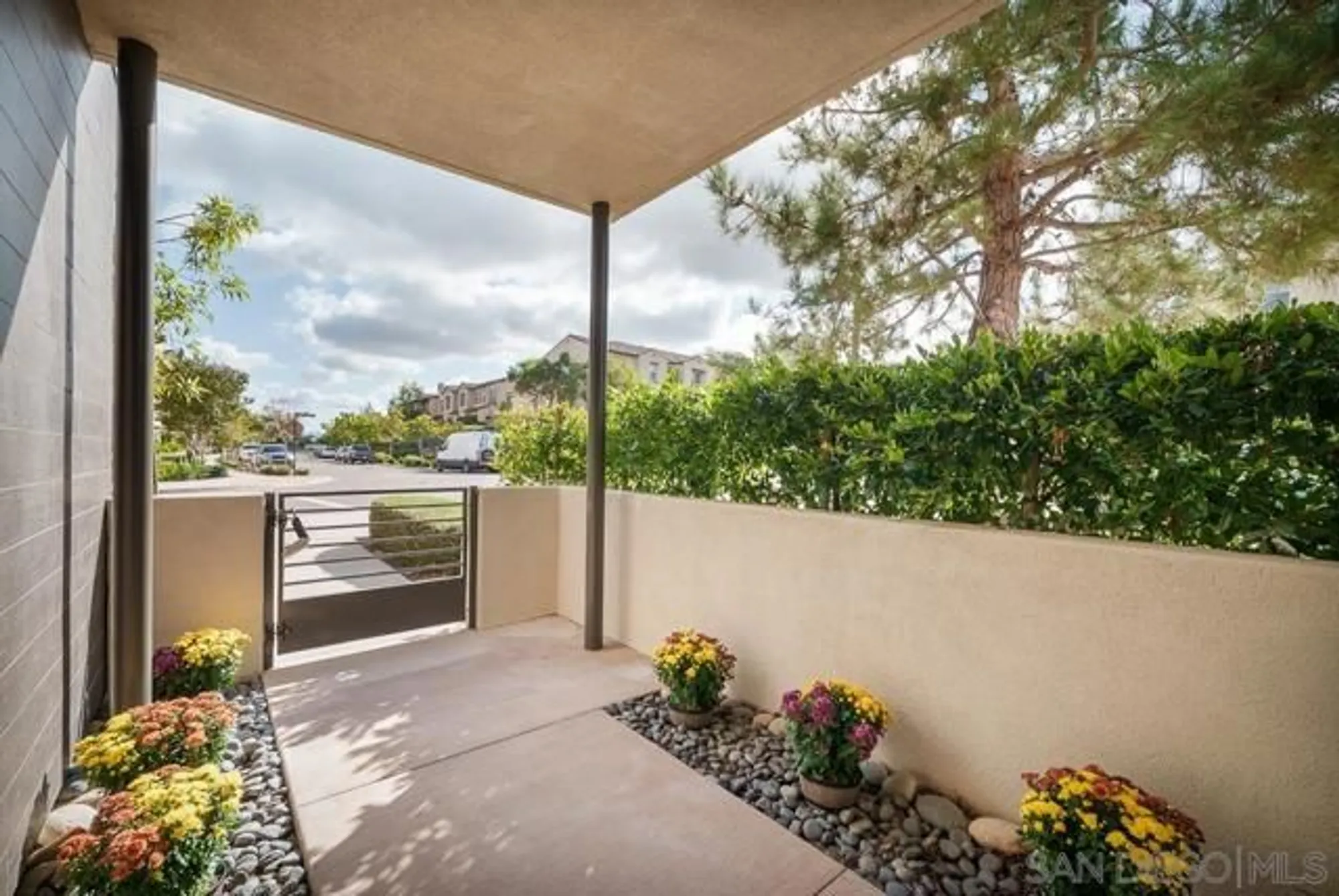 Property Slideshow image 5 of 59 | 16750 coyote bush dr 19, San Diego, CA, 92127