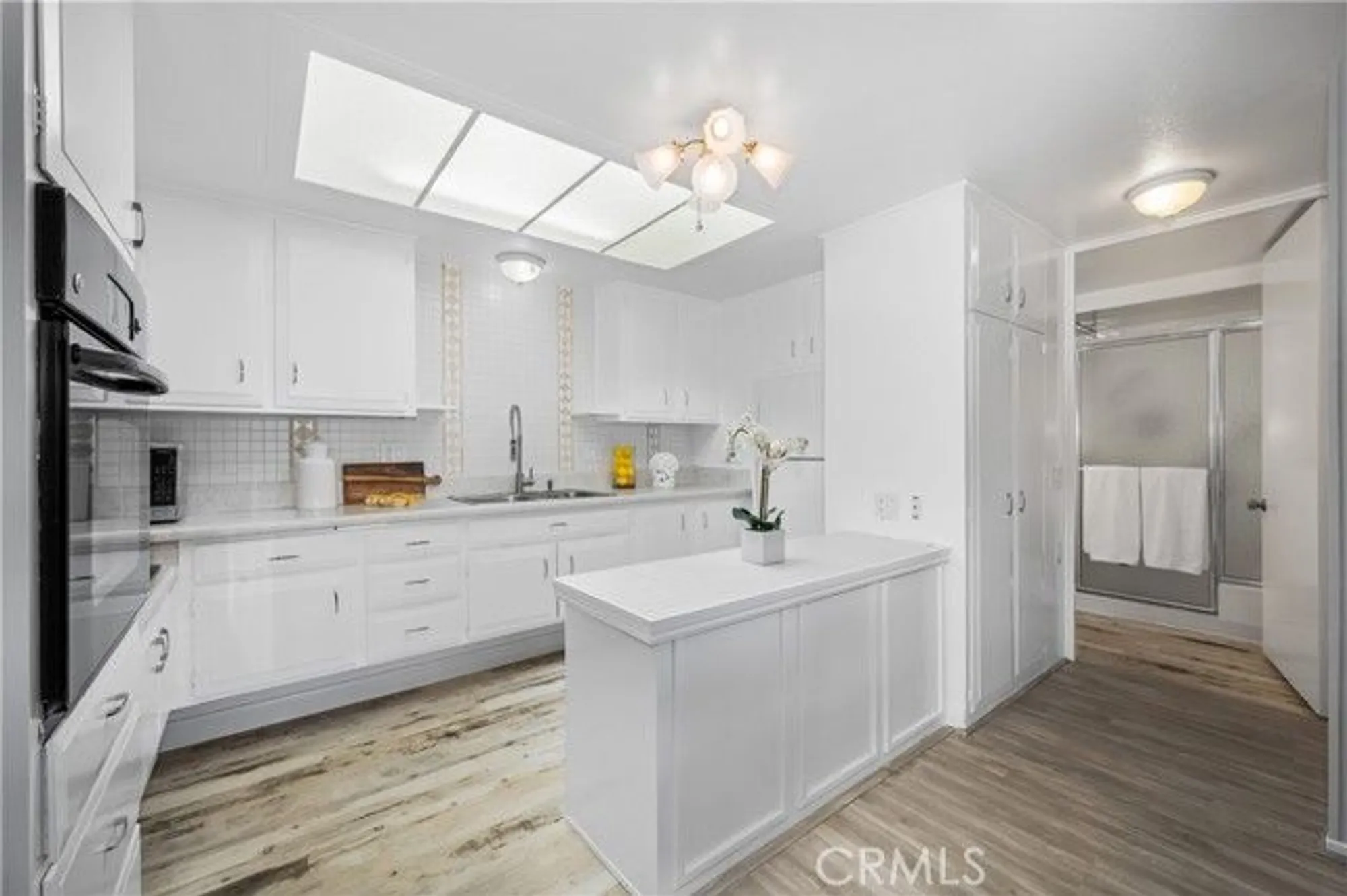 Property Slideshow image 19 of 38 | 13311 del monte dr apt 32d, Seal Beach, CA, 90740