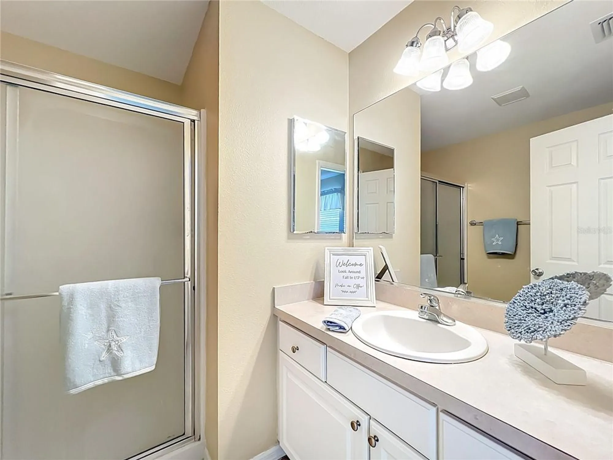 Property Slideshow image 12 of 14 | 1861 endsley ct, The Villages, FL, 32162