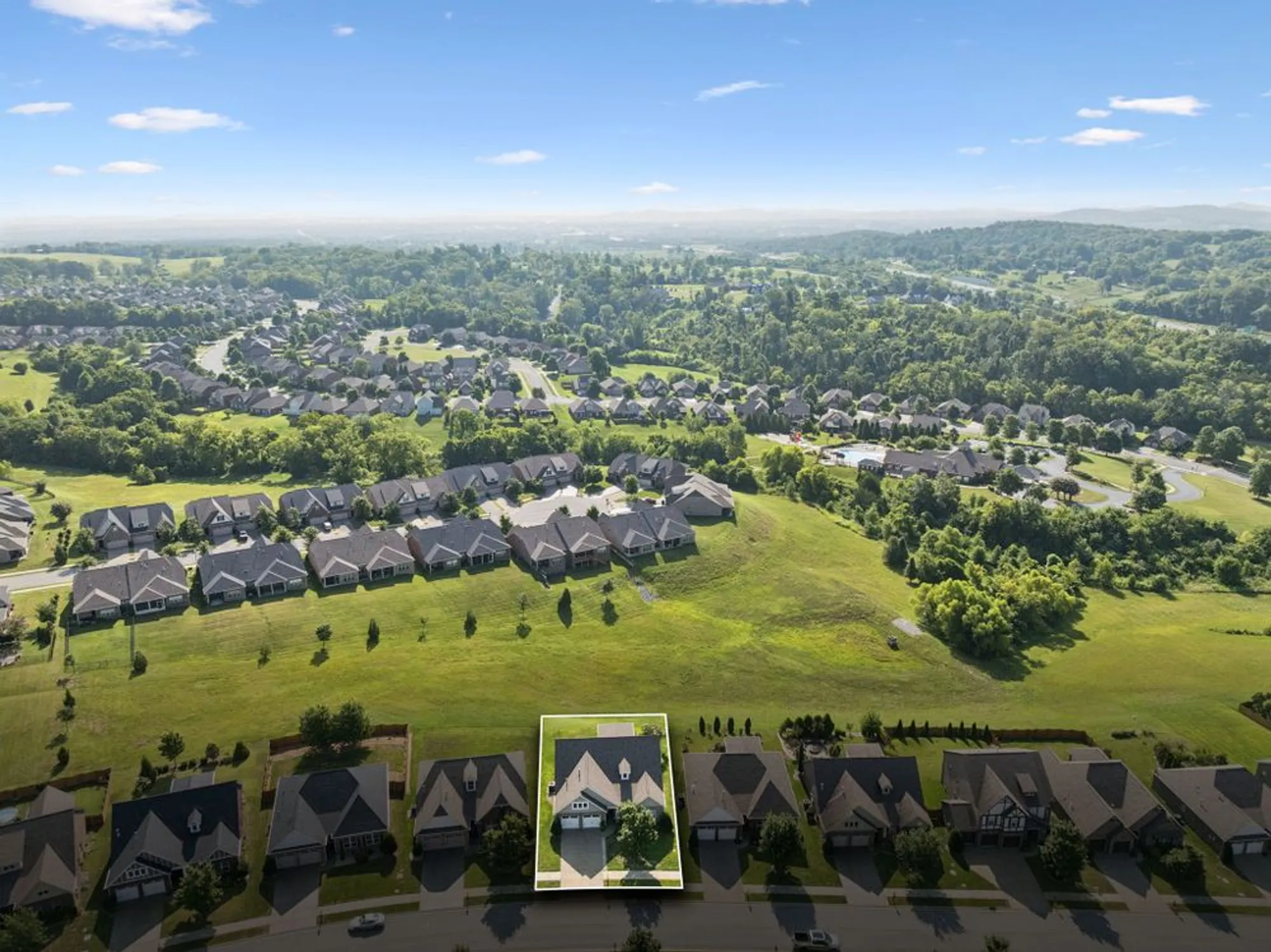 Property Slideshow image 5 of 38 | 1022 waterstone dr, Lebanon, TN, 37090