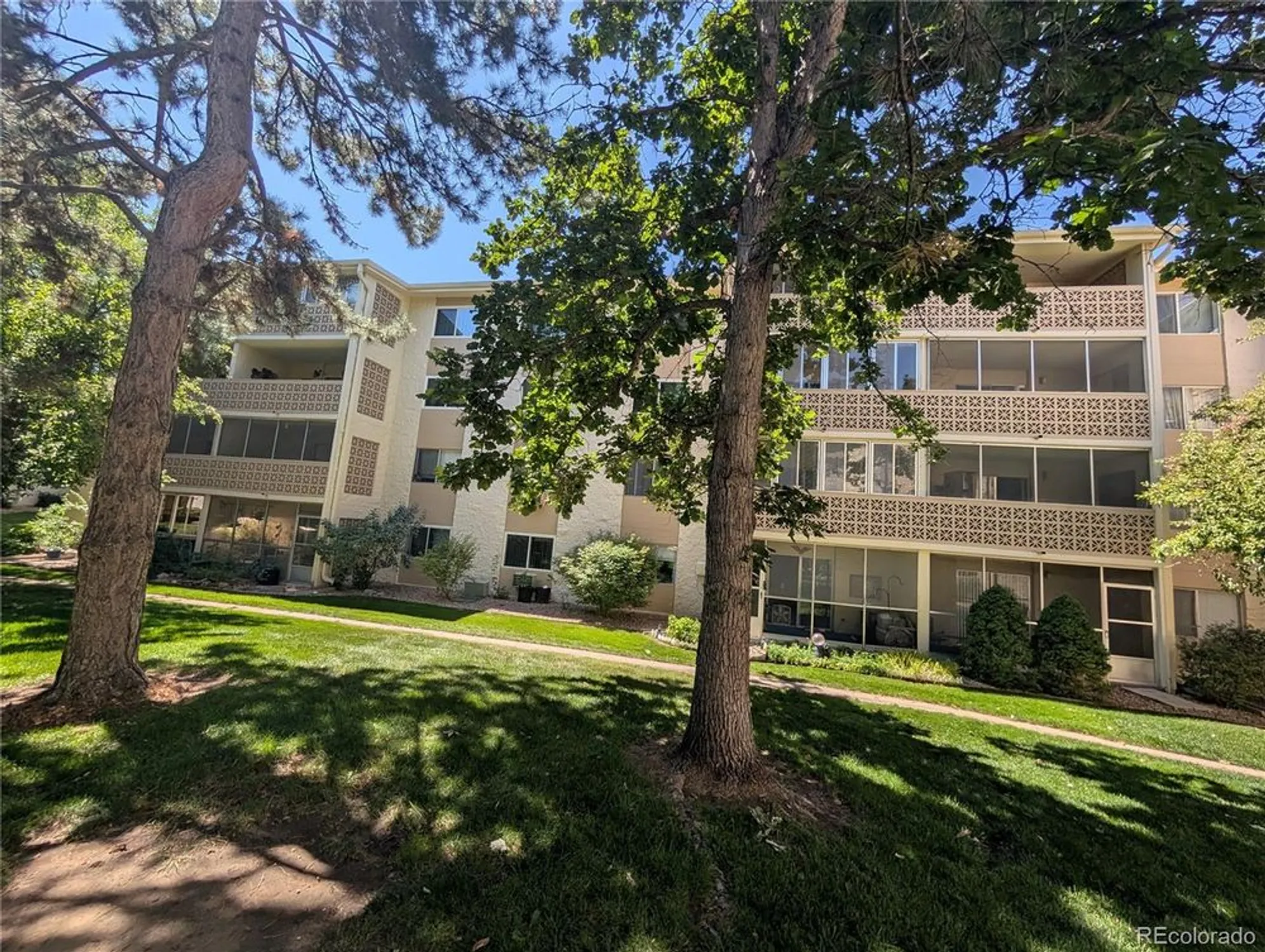 Property Slideshow image 2 of 20 | 3184 s heather gardens way 212, Aurora, CO, 80014