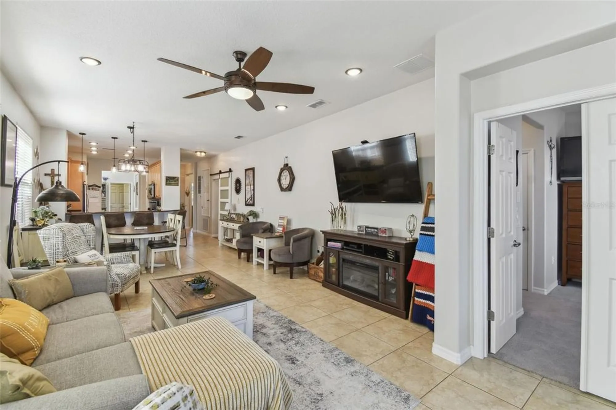 Property Slideshow image 16 of 54 | 2448 palm tree dr, Kissimmee, FL, 34759