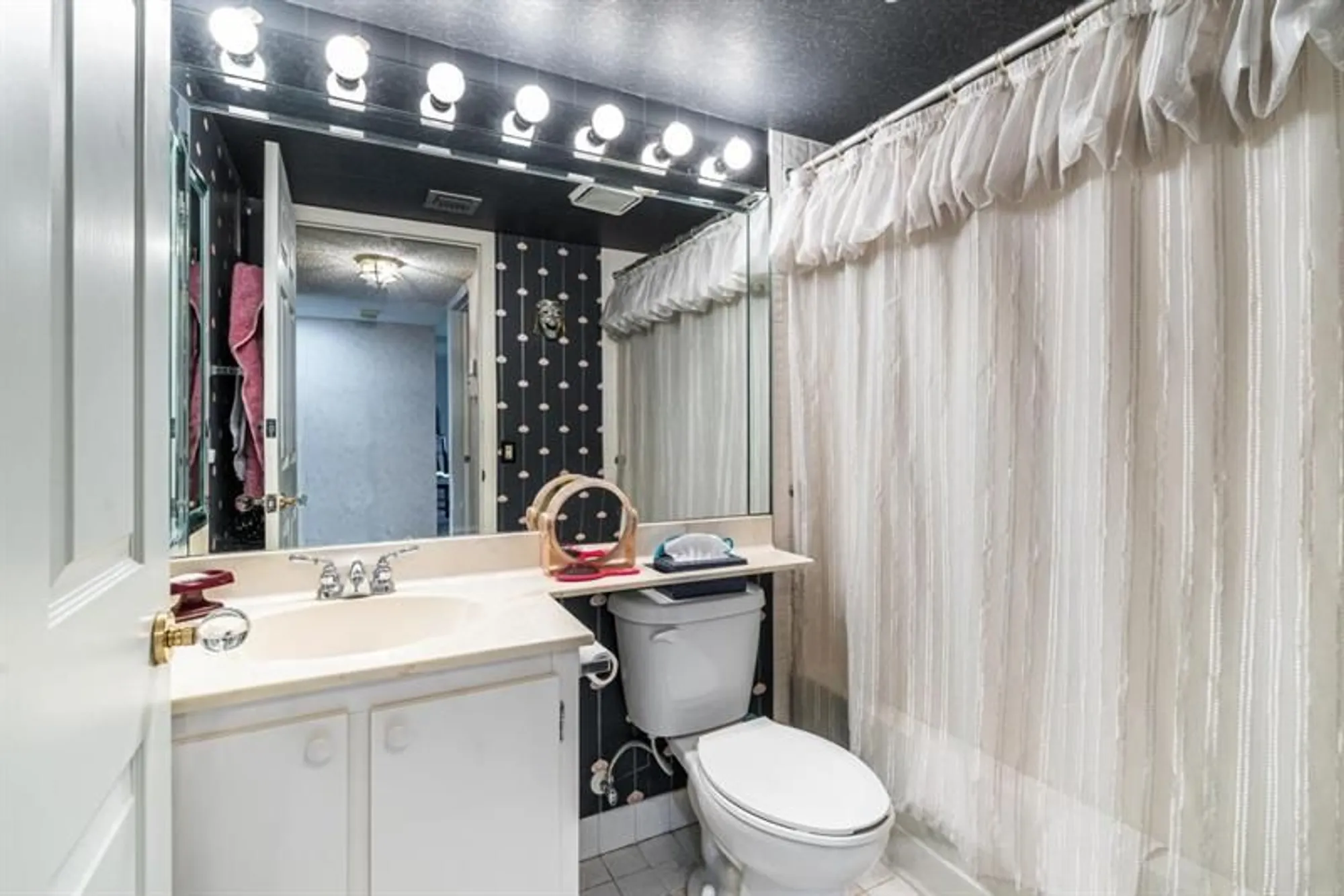 Property Slideshow image 16 of 26 | 10370 e clairmont cir 302, Tamarac, FL, 33321