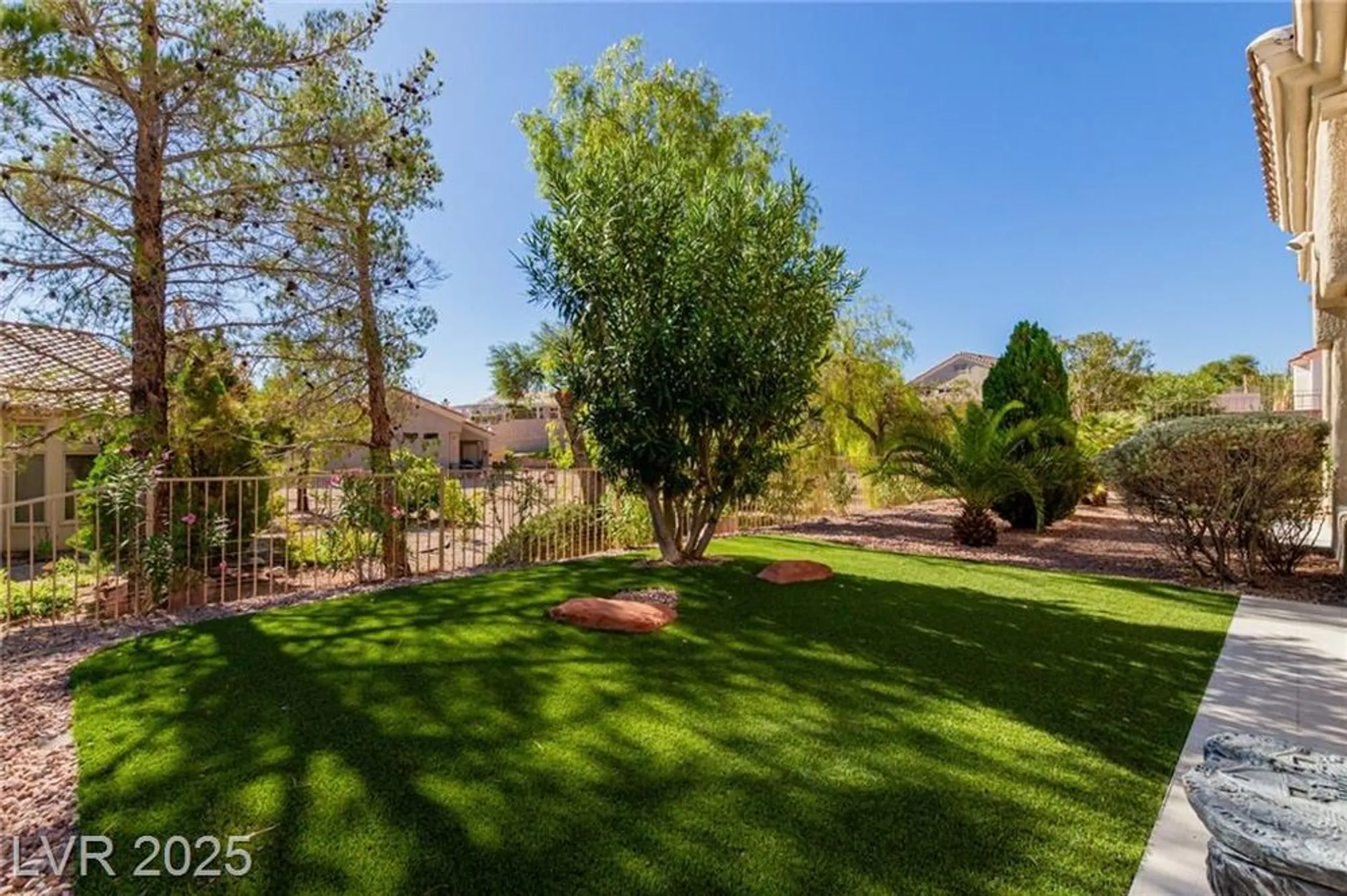 Property Slideshow image 41 of 49 | 2824 faiss dr, Las Vegas, NV, 89134