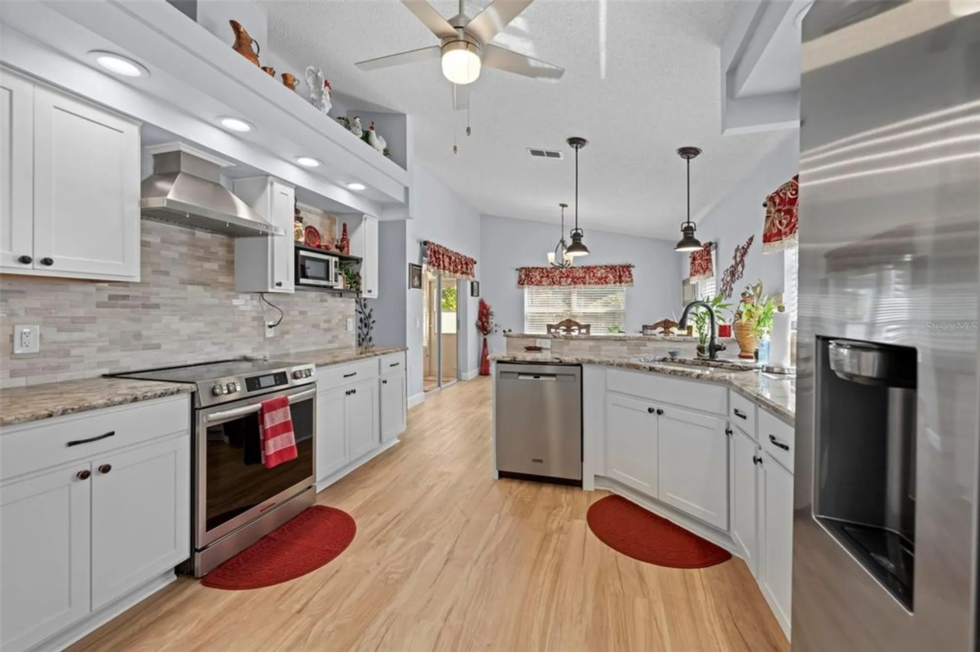 Property Slideshow image 20 of 61 | 412 mistwood ct, Spring Hill, FL, 34609