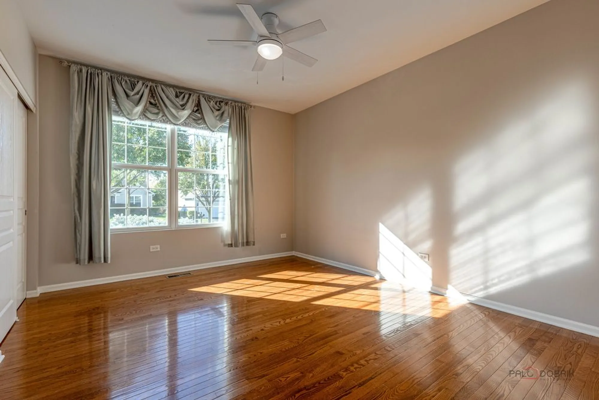 Property Slideshow image 25 of 39 | 3768 canton cir, Mundelein, IL, 60060