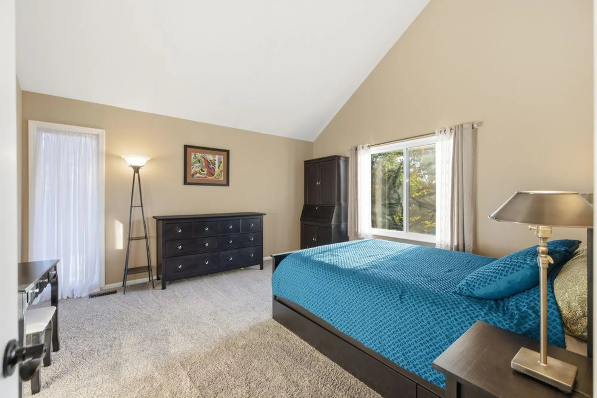 Property Slideshow image 15 of 37 | 294 mallard pt a, Lake Barrington, IL, 60010