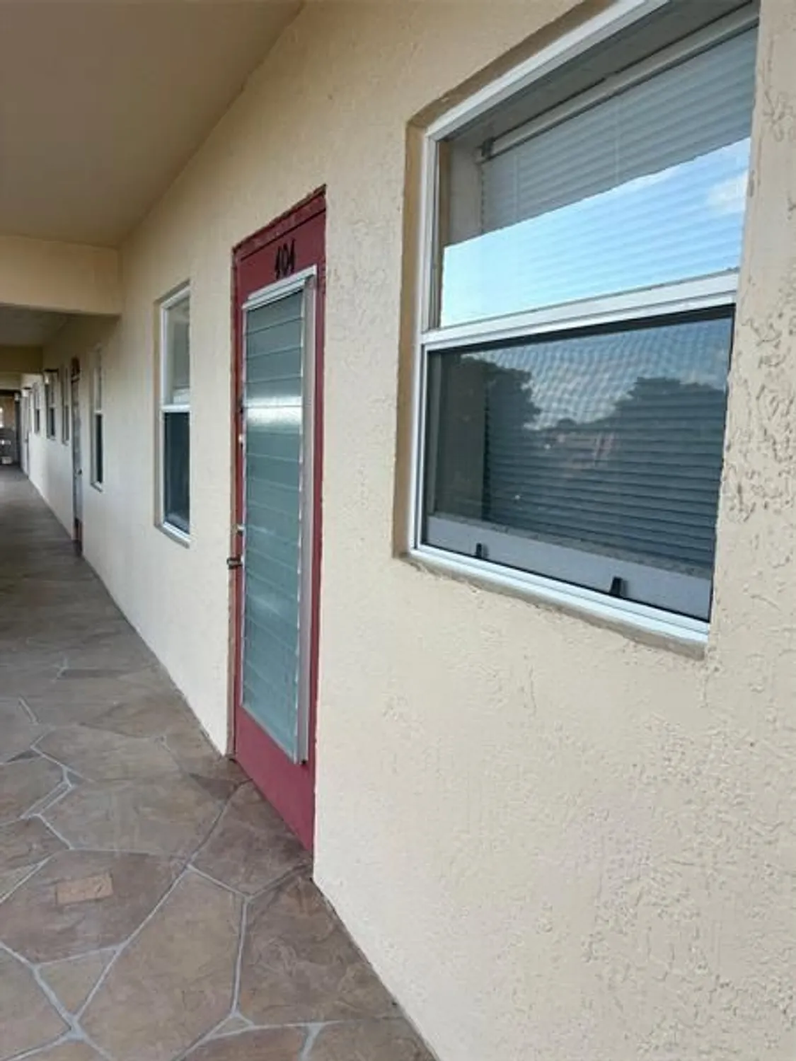 Property Slideshow image 32 of 70 | 1055 country club dr 404, Margate, FL, 33063