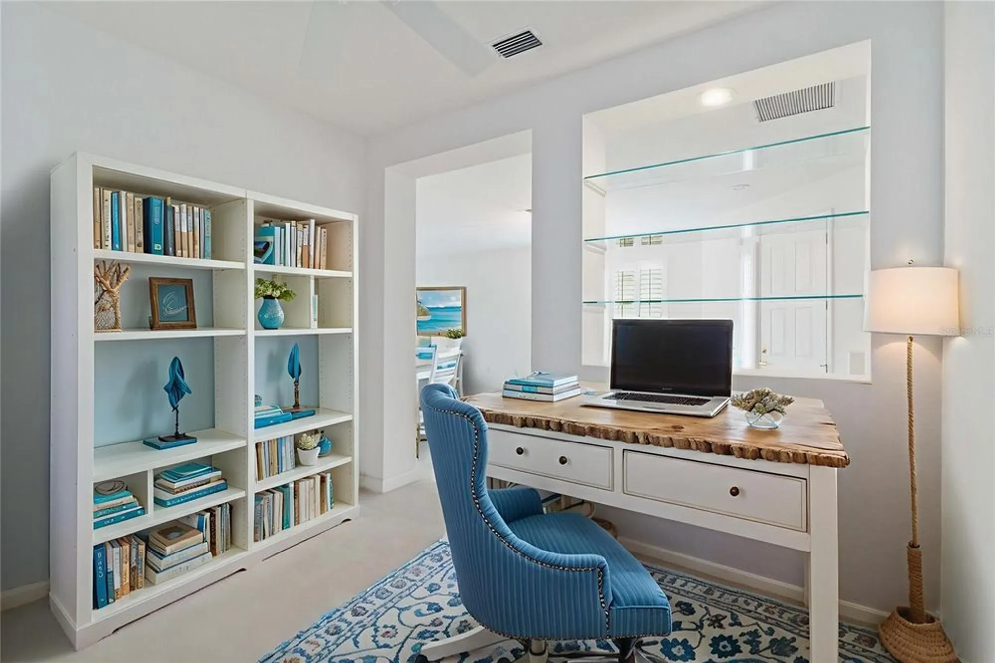 Property Slideshow image 20 of 51 | 4939 lakescene pl, Sarasota, FL, 34243