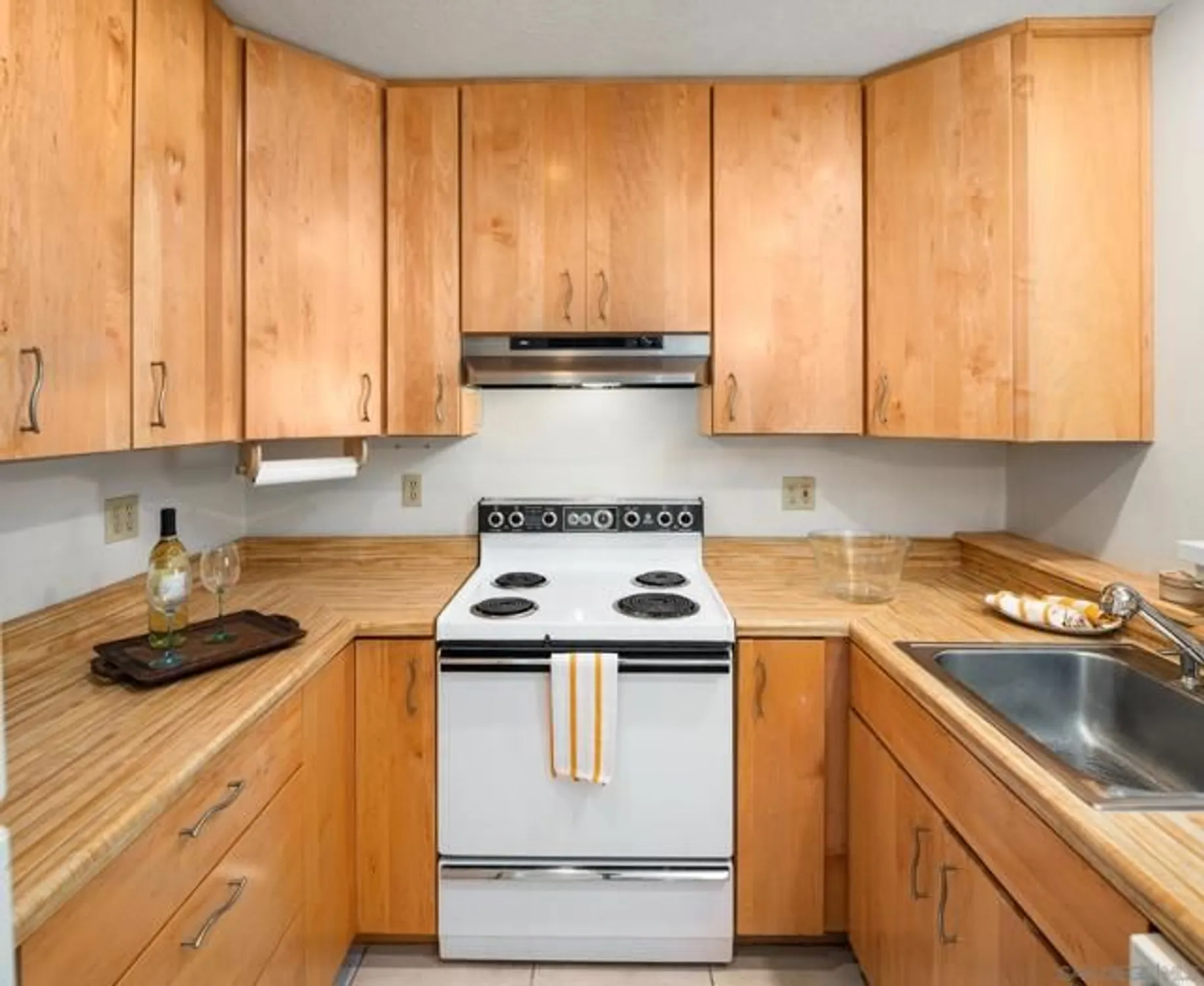 Property Slideshow image 7 of 28 | 12565 oaks north dr 115, San Diego, CA, 92128