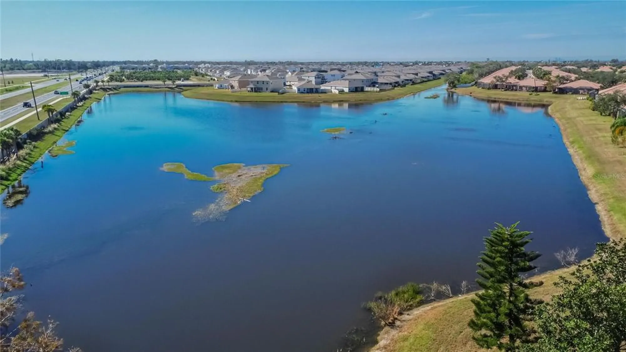 Property Slideshow image 55 of 67 | 204 mystic falls dr, Apollo Beach, FL, 33572