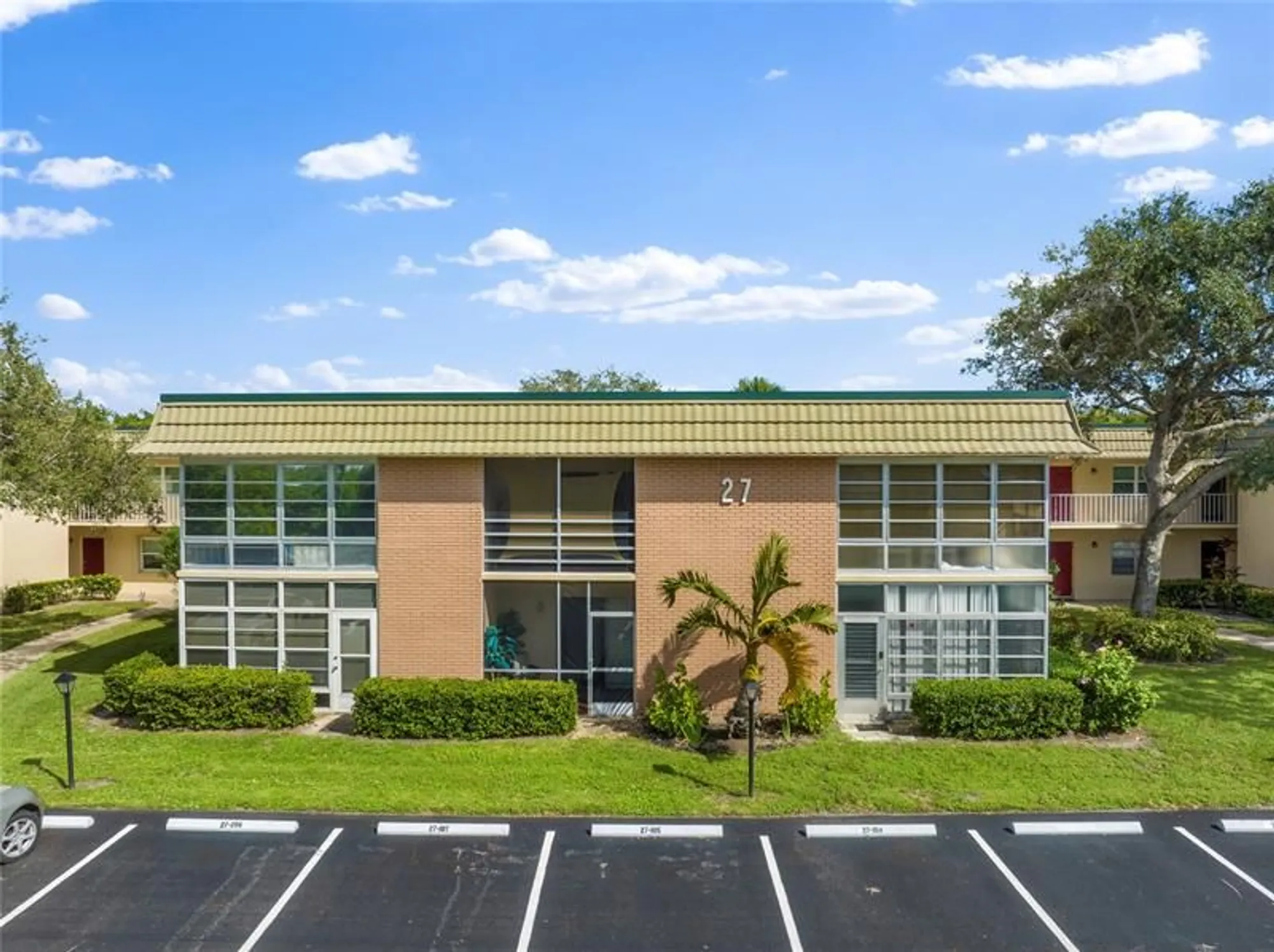 Property Slideshow image 1 of 20 | 27 vista gardens trl apt 204, Vero Beach, FL, 32962
