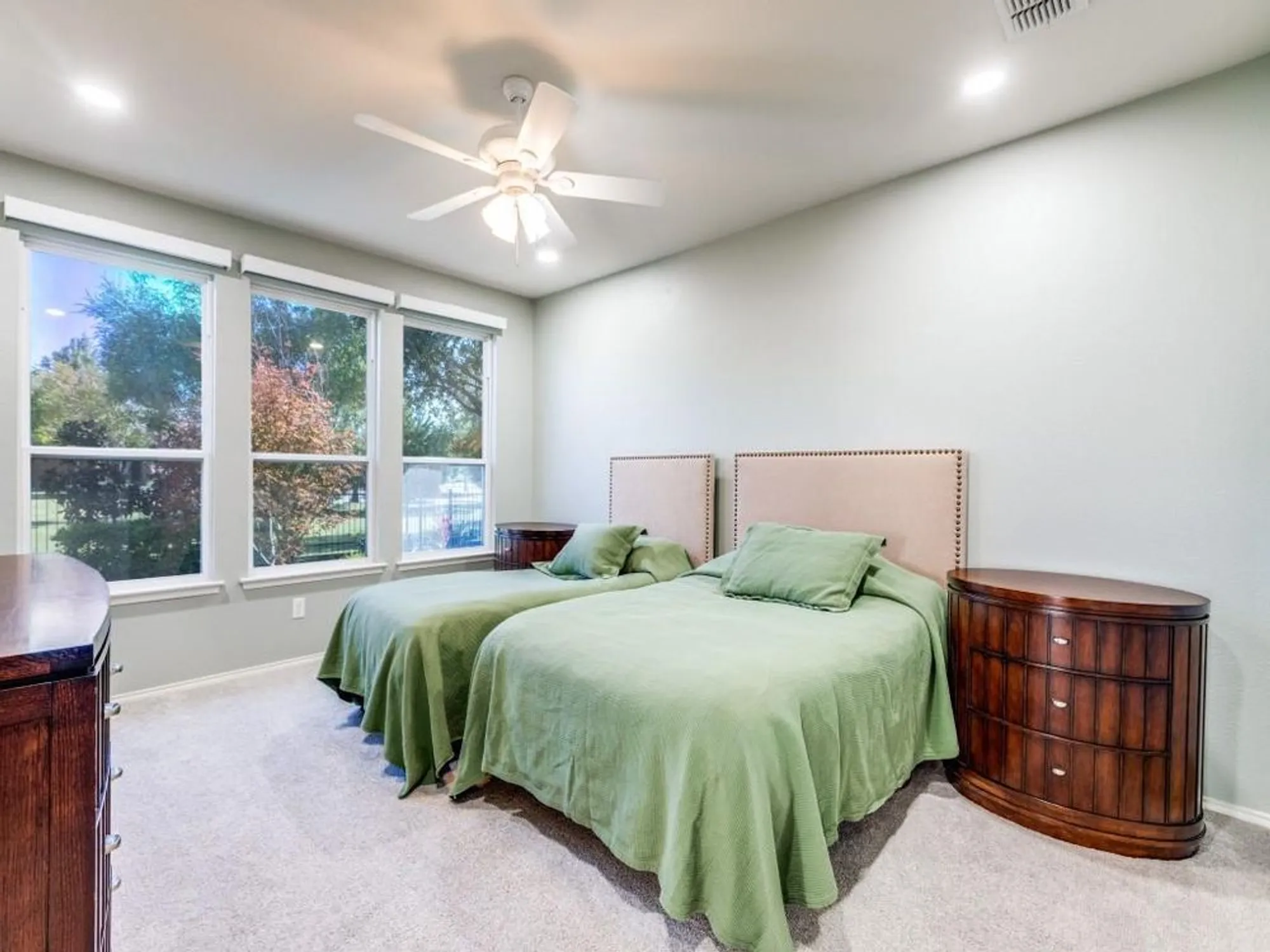 Property Slideshow image 17 of 37 | 7404 pasatiempo dr, Frisco, TX, 75036