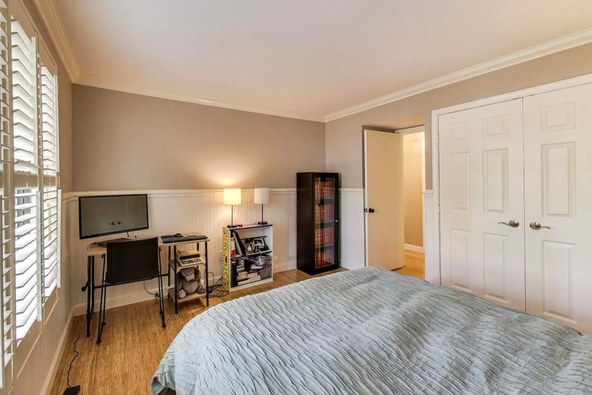 Property Slideshow image 15 of 24 | 220 thornhill ln d, Lake Barrington, IL, 60010