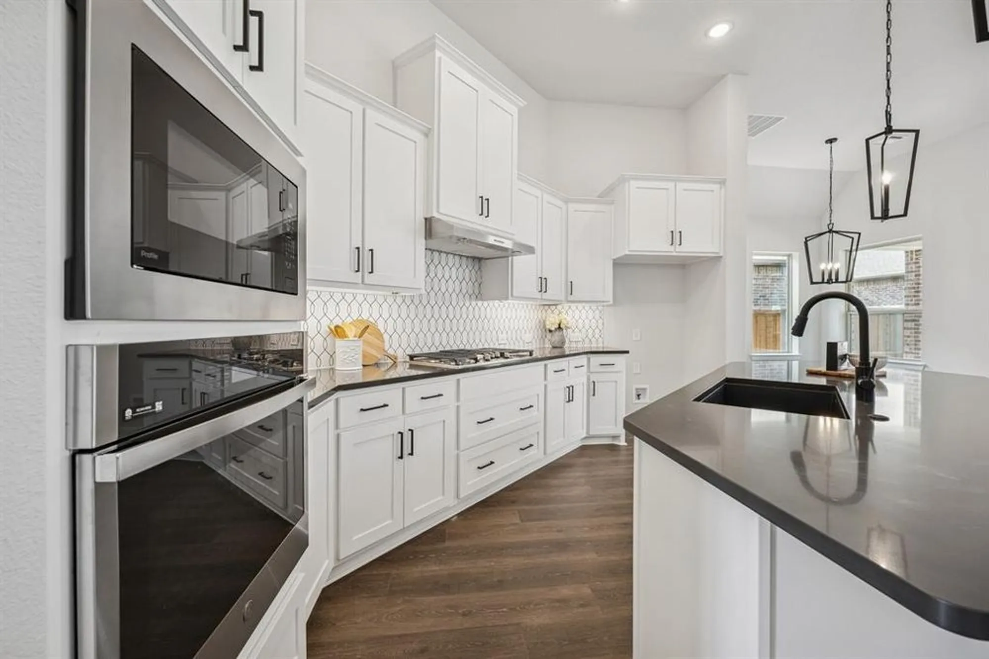 Property Slideshow image 19 of 30 | 2065 spotted fawn dr, Arlington, TX, 76005