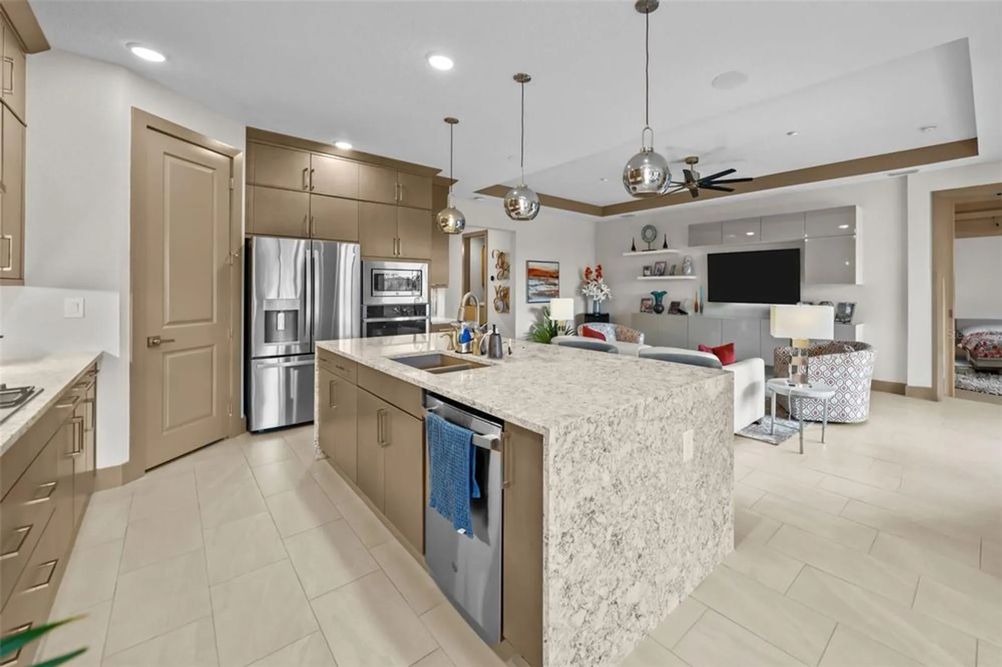 Property Slideshow image 11 of 50 | 17702 cresswind ter, Bradenton, FL, 34211