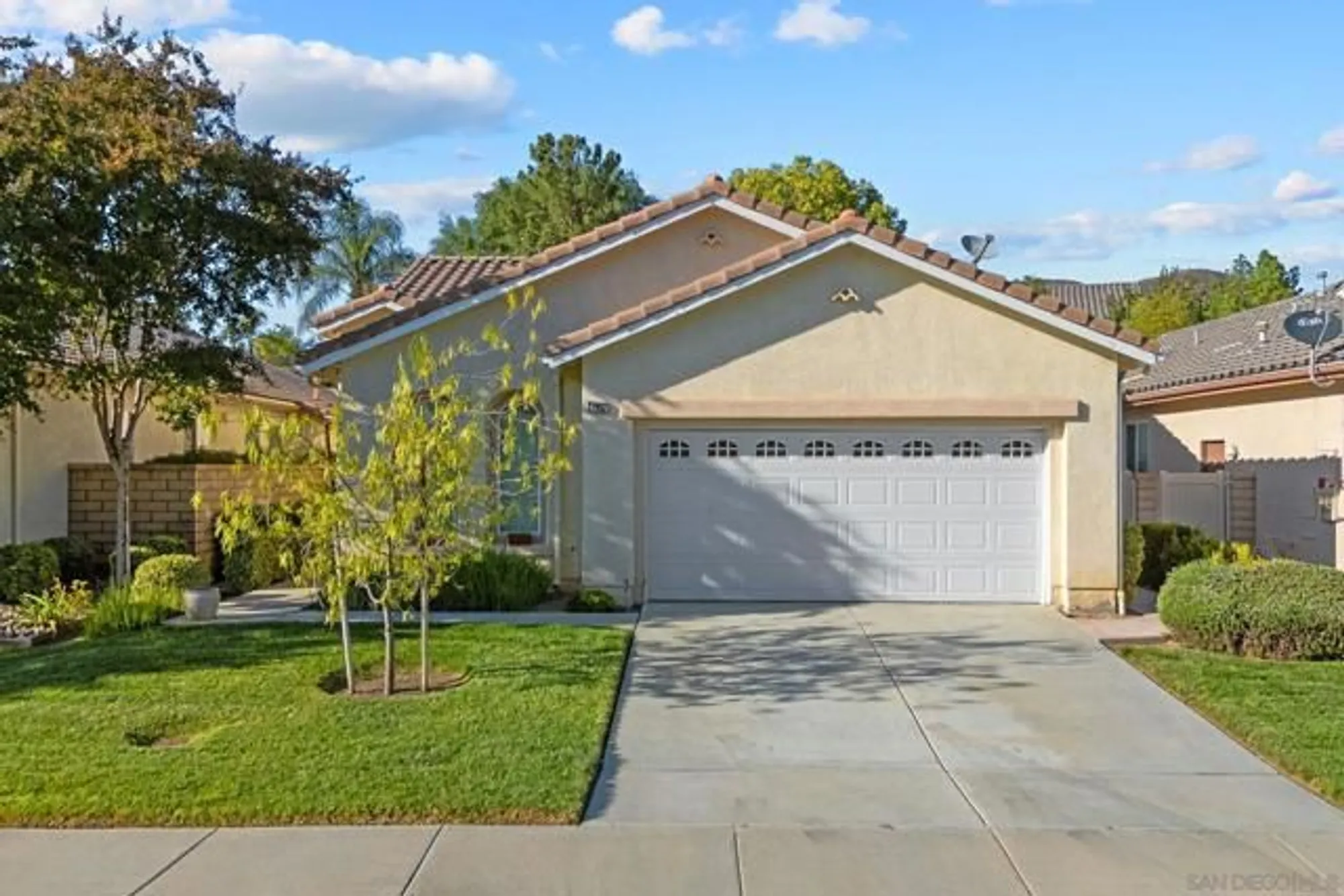 Property Slideshow image 3 of 37 | 27992 whisperwood dr, Menifee, CA, 92584