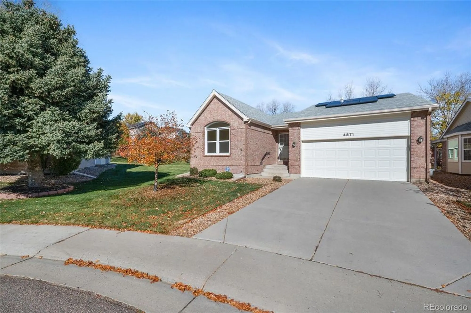 Property Slideshow image 2 of 47 | 4871 greenwich dr, Highlands Ranch, CO, 80130