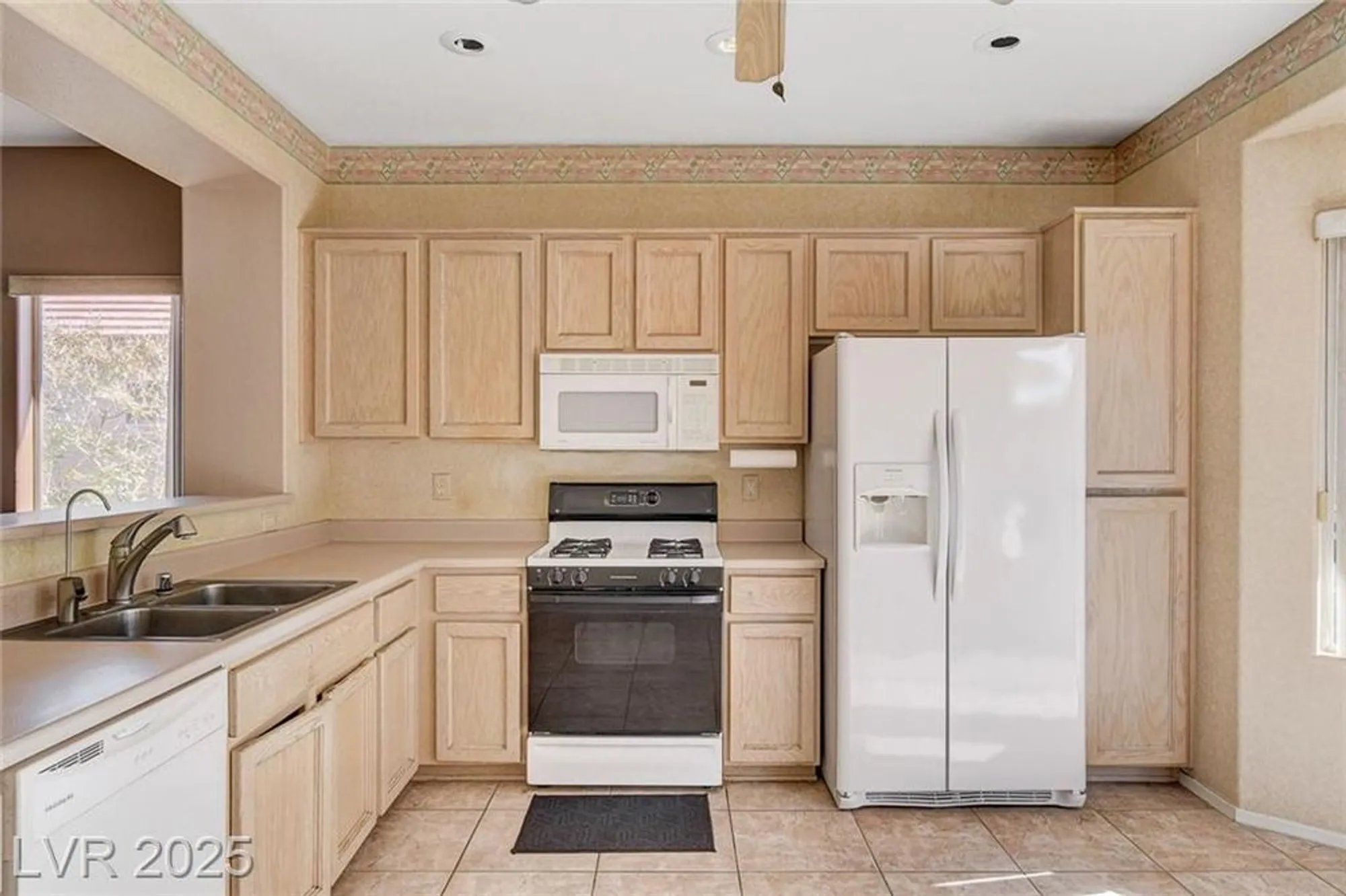 Property Slideshow image 12 of 32 | 2507 libretto ave, Henderson, NV, 89052