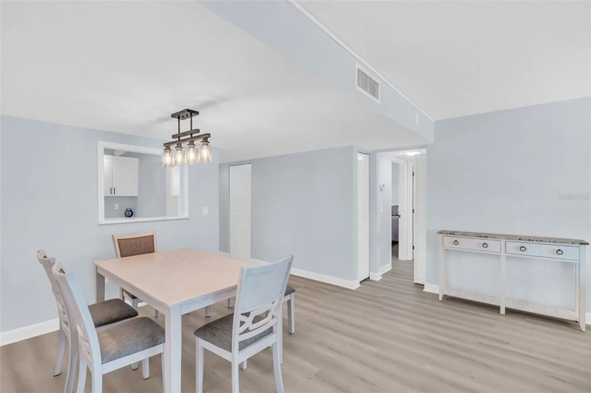 Property Slideshow image 25 of 37 | 7930 sun island dr 104, South Pasadena, FL, 33707