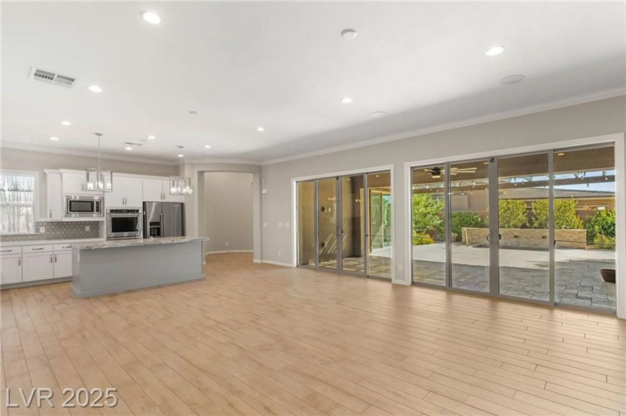 Property Slideshow image 13 of 58 | 9985 regency canyon way, Las Vegas, NV, 89148