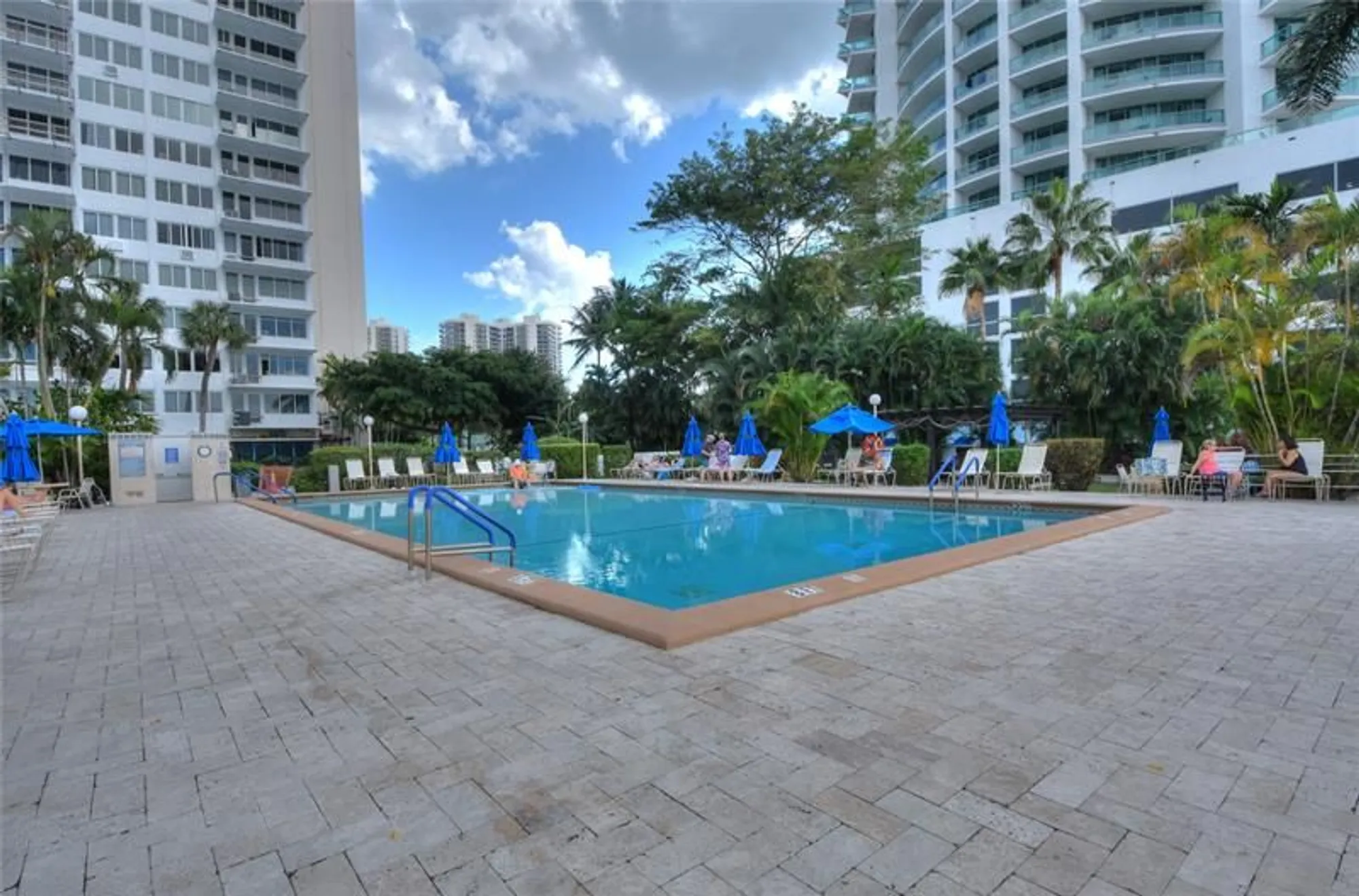 Property Slideshow image 5 of 49 | 3233 ne 34th st 520, Fort Lauderdale, FL, 33308