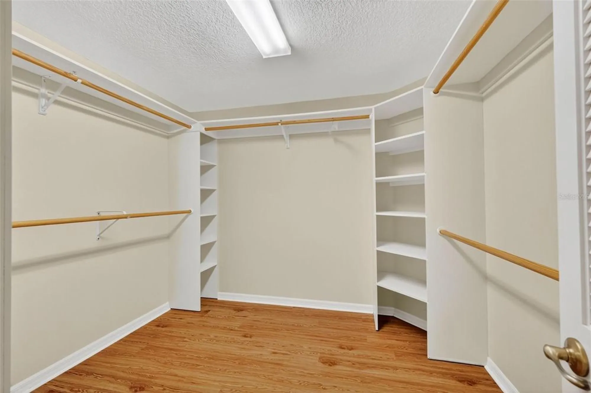 Property Slideshow image 22 of 41 | 4822 sawgrass lake cir, Leesburg, FL, 34748