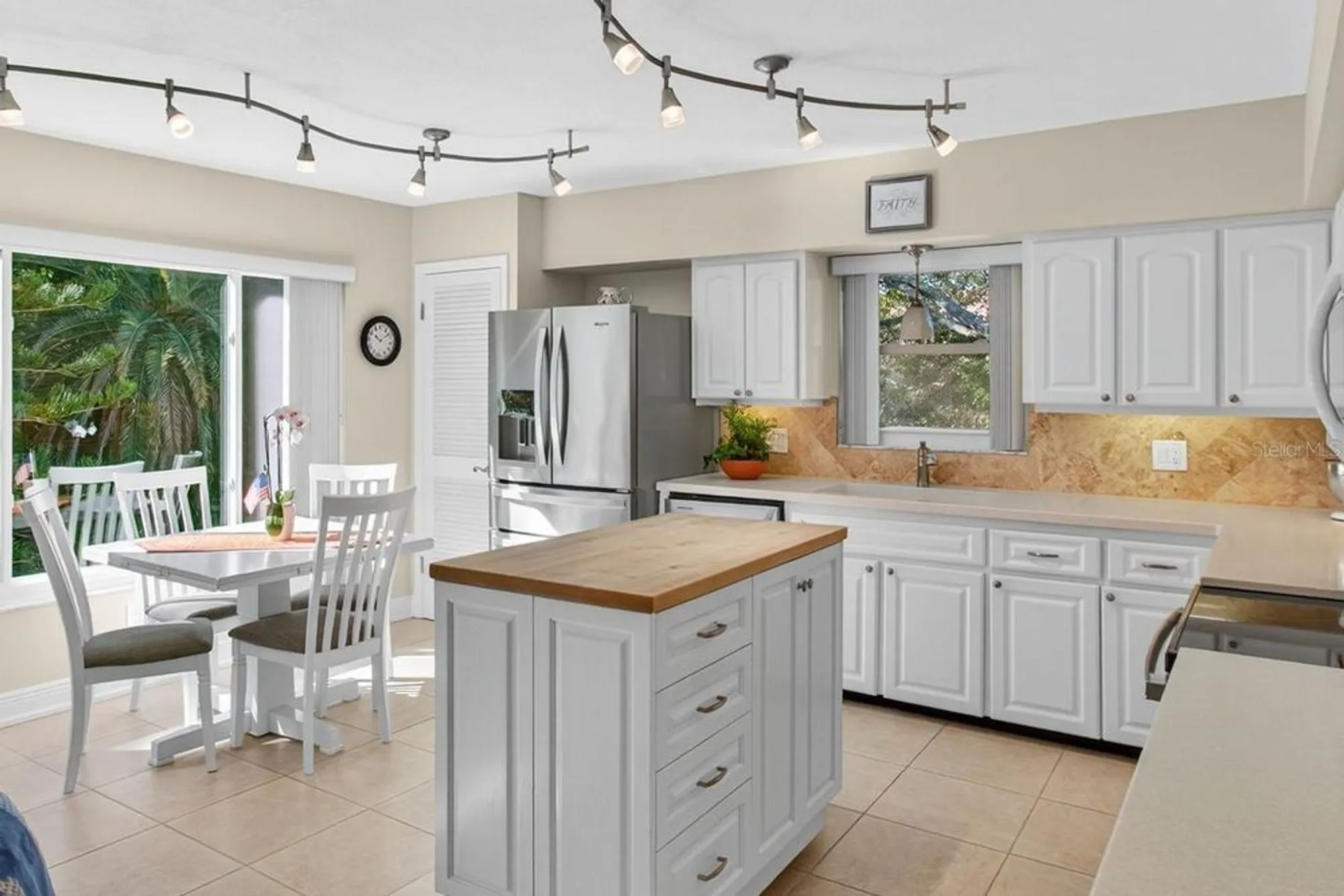 Property Slideshow image 12 of 59 | 2170 americus blvd 47, Clearwater, FL, 33763