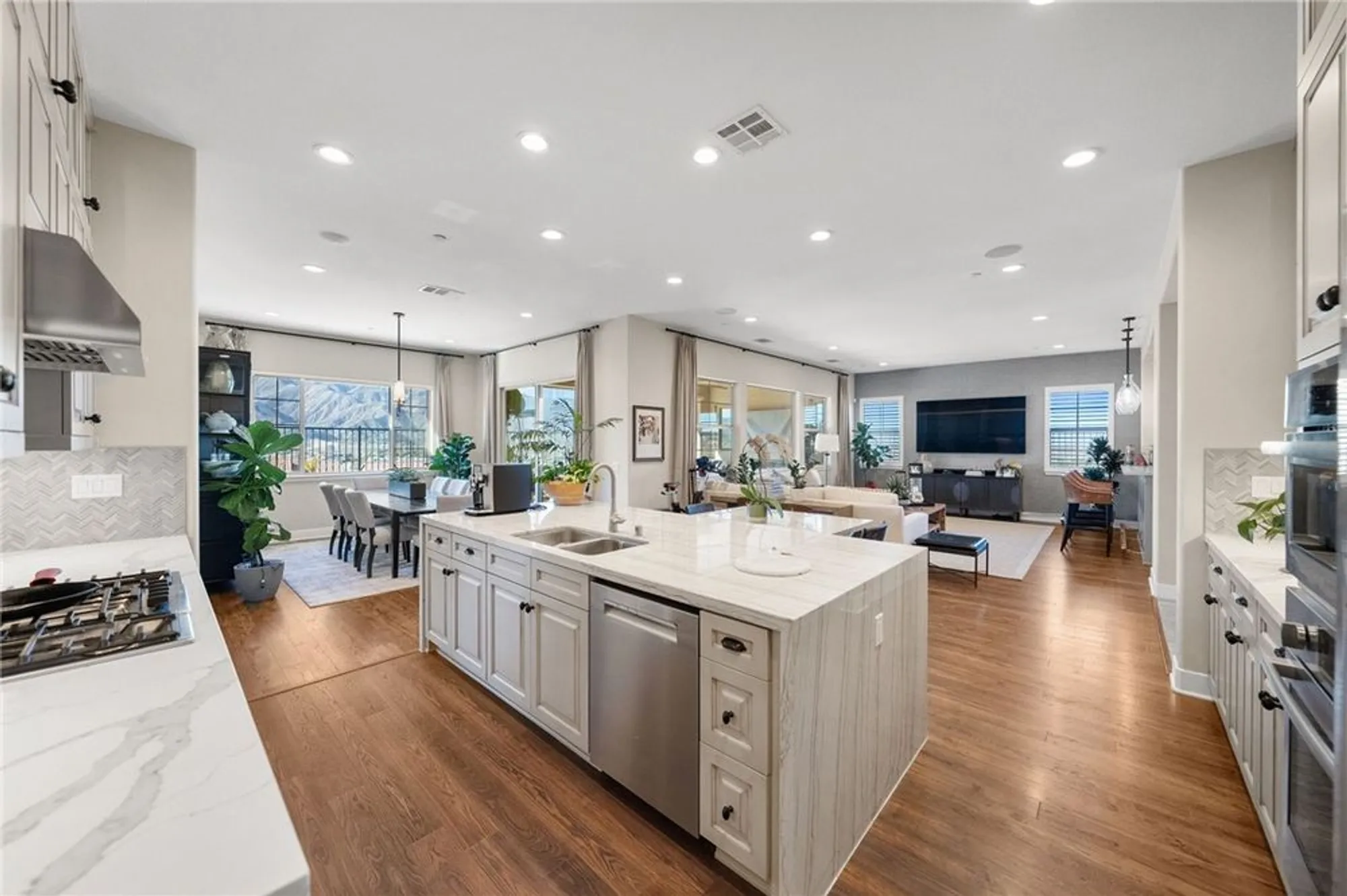 Property Slideshow image 24 of 59 | 11463 explorer ct, Temescal Valley, CA, 92883