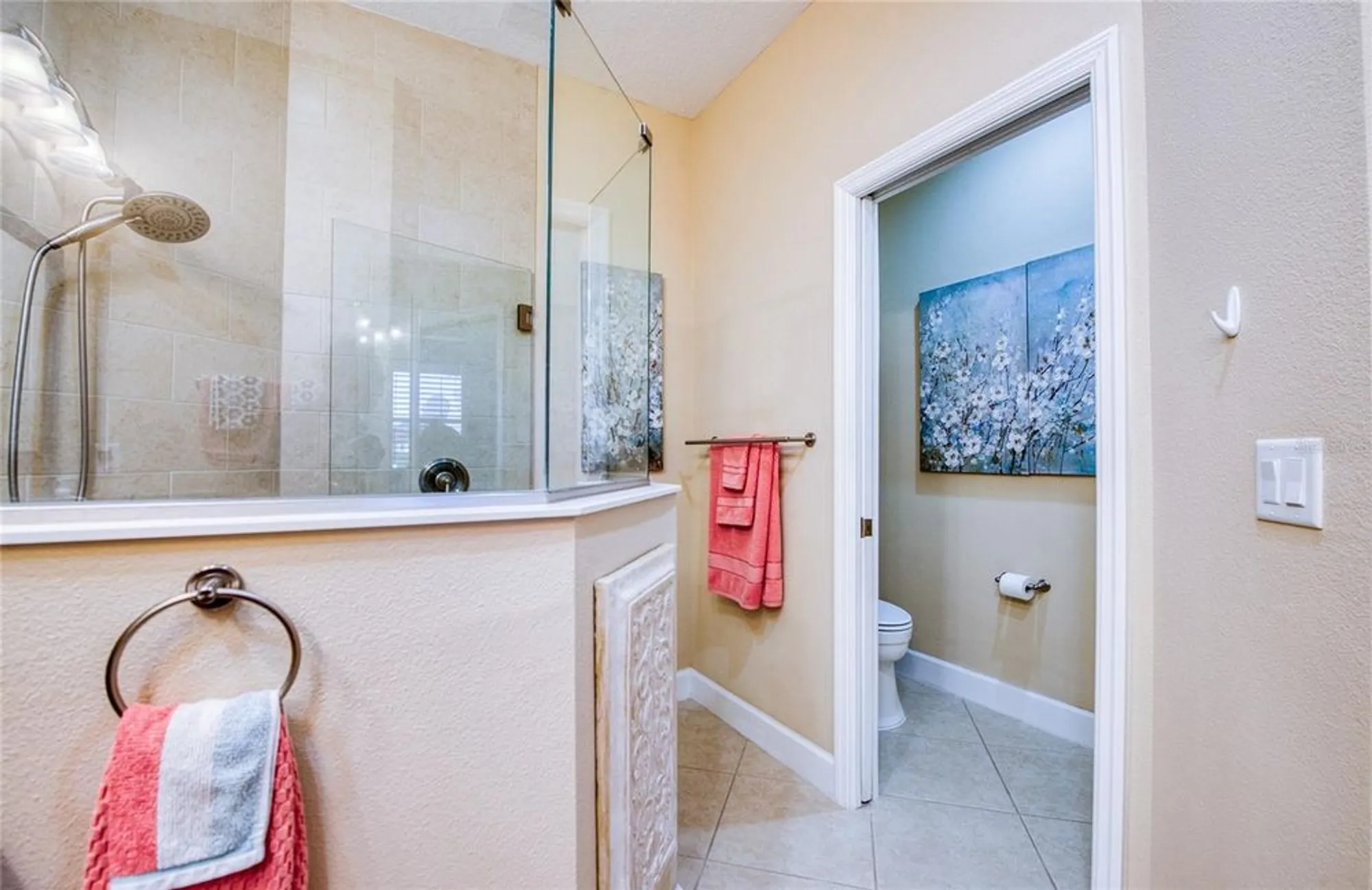 Property Slideshow image 20 of 40 | 2227 nottingham greens dr, Sun City Center, FL, 33573