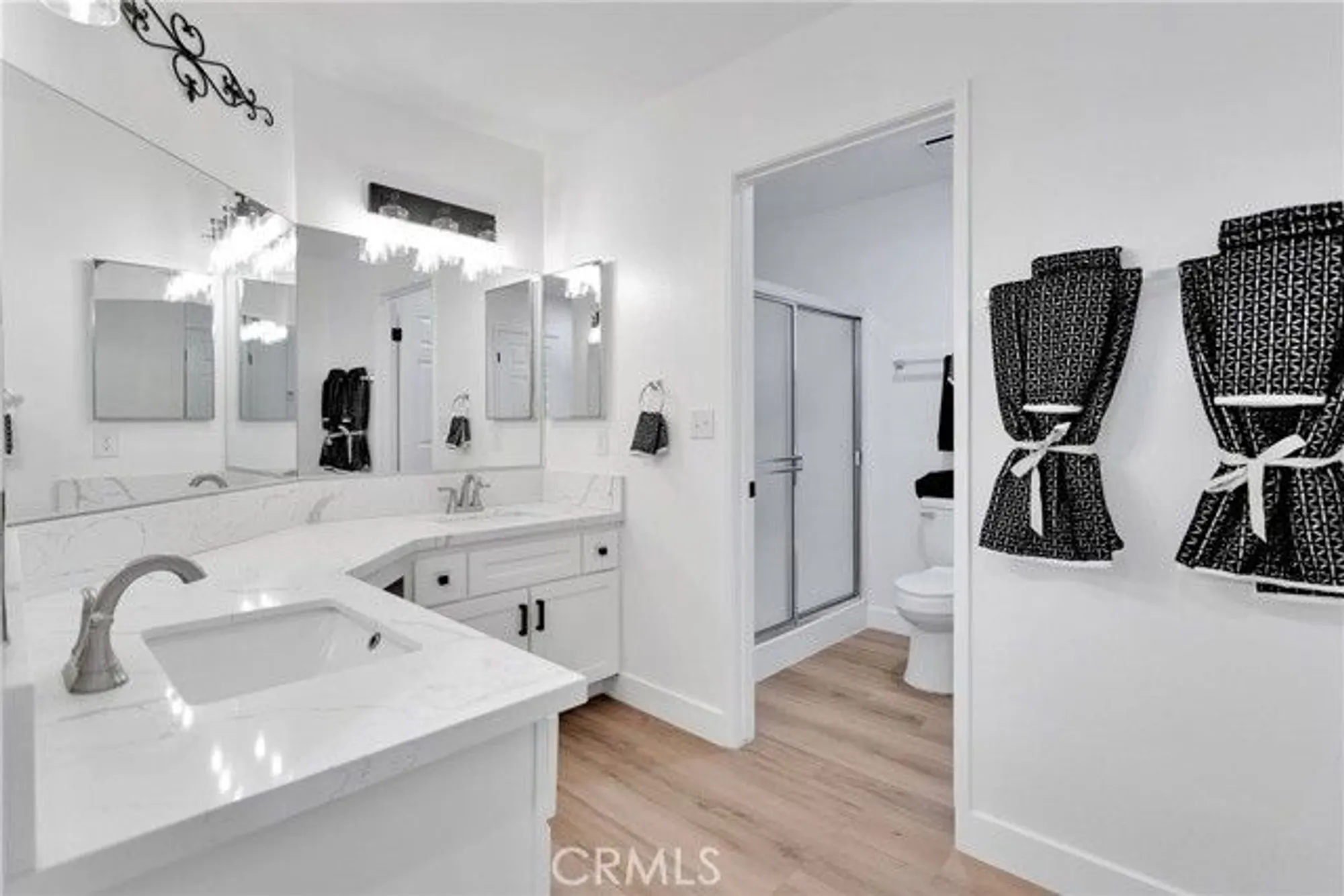 Property Slideshow image 16 of 27 | 11722 oak st, Apple Valley, CA, 92308