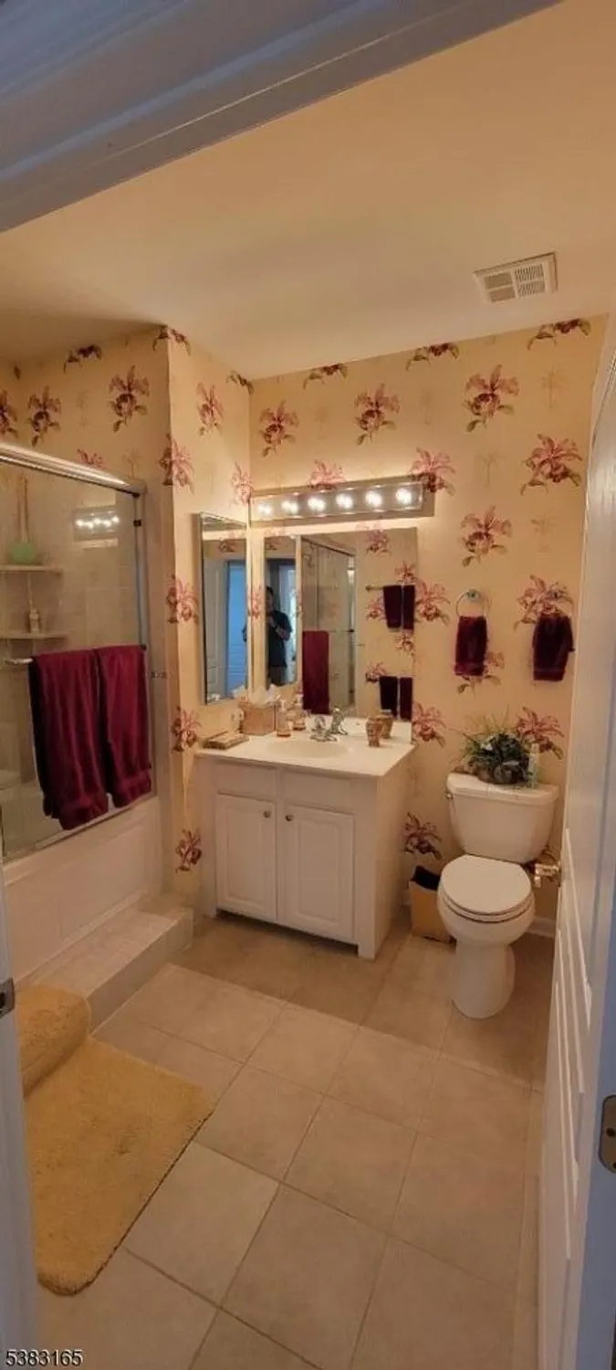 Property Slideshow image 19 of 33 | 7414 warrens way # 414, Wanaque, NJ, 07465