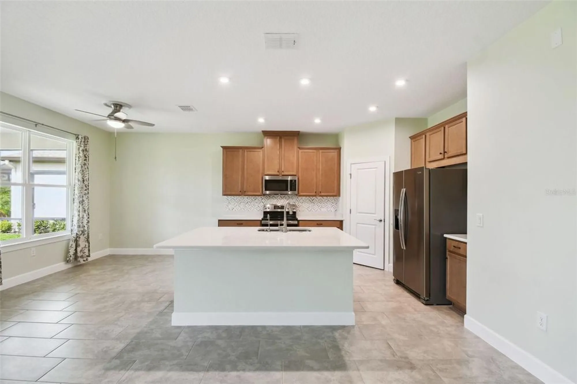 Property Slideshow image 9 of 53 | 204 bella cortina dr, Kissimmee, FL, 34759