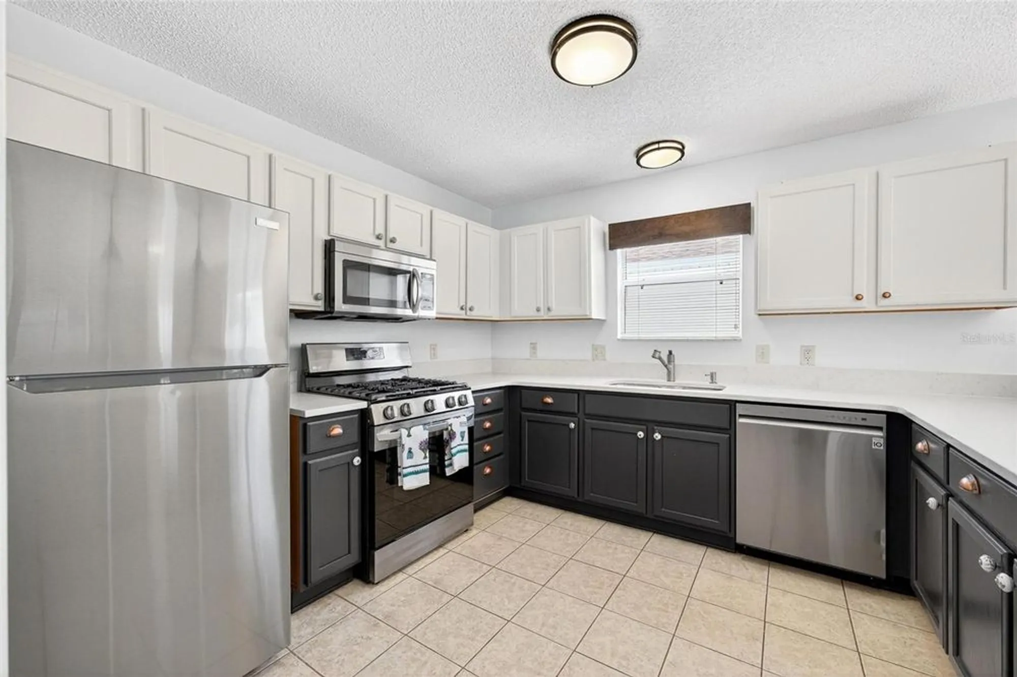 Property Slideshow image 11 of 57 | 2446 kenmore ln, The Villages, FL, 32162