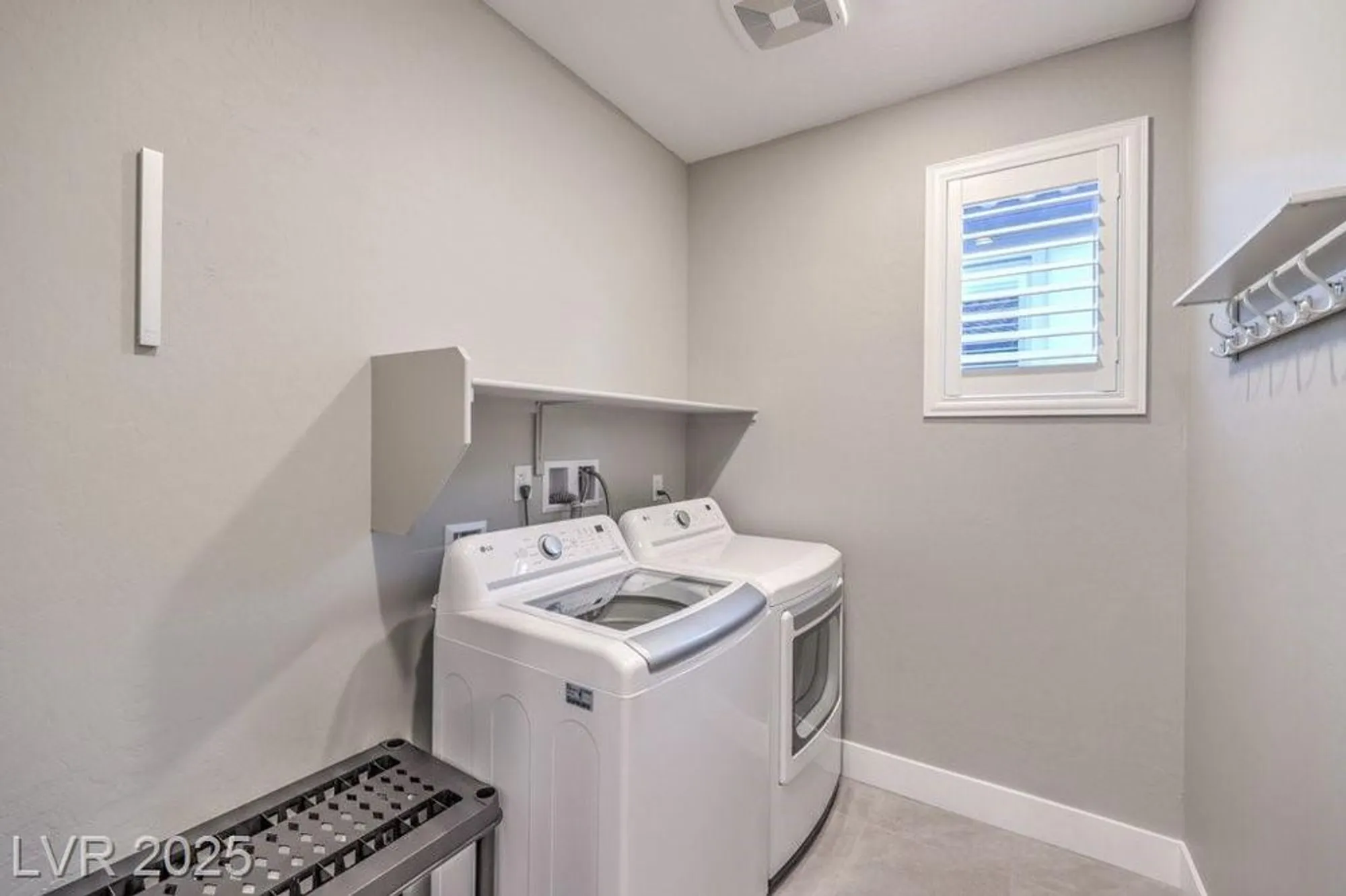 Property Slideshow image 27 of 48 | 70 lake bluff ct, Henderson, NV, 89011