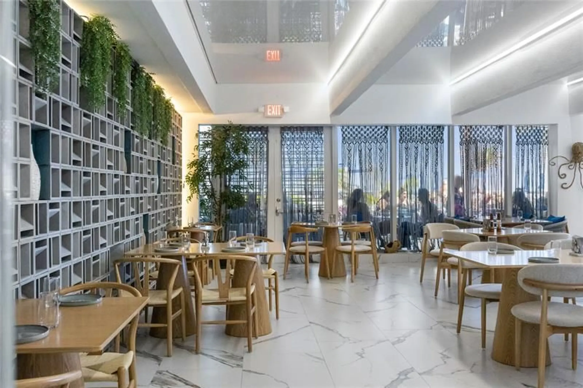 Property Slideshow image 38 of 50 | 1880 s ocean dr ts306, Hallandale Beach, FL, 33009