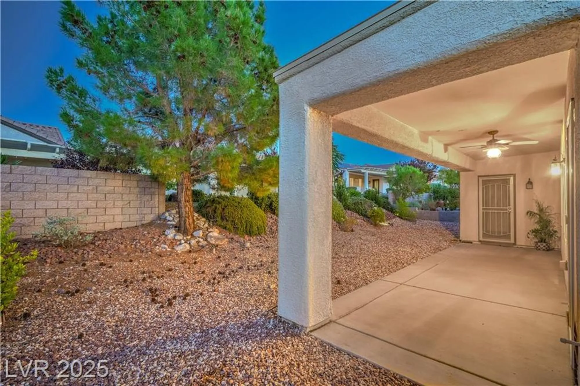 Property Slideshow image 33 of 52 | 2148 shadow canyon dr, Henderson, NV, 89044