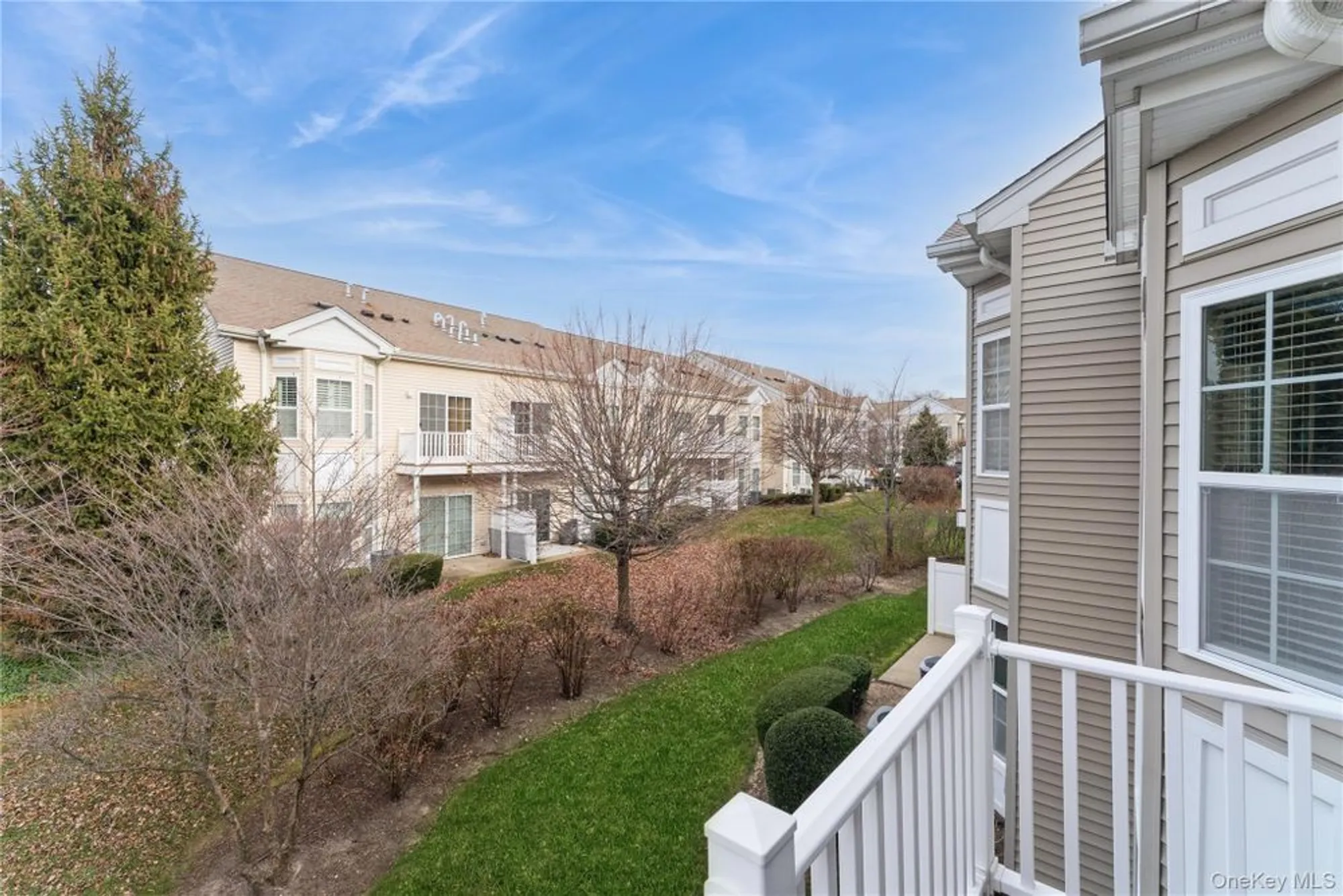 Property Slideshow image 18 of 34 | 357 spring dr, East Meadow, NY, 11554