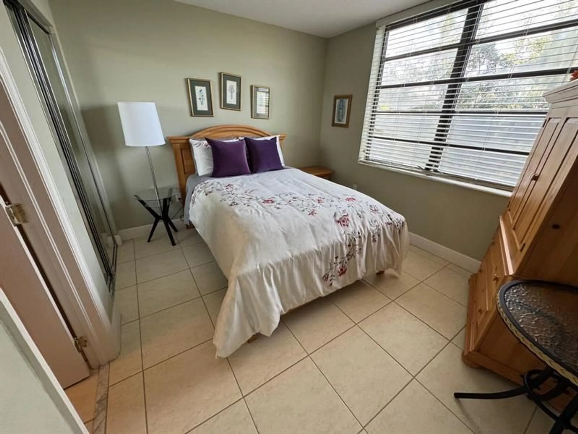 Property Slideshow image 20 of 60 | 900 colony point cir 407, Pembroke Pines, FL, 33026