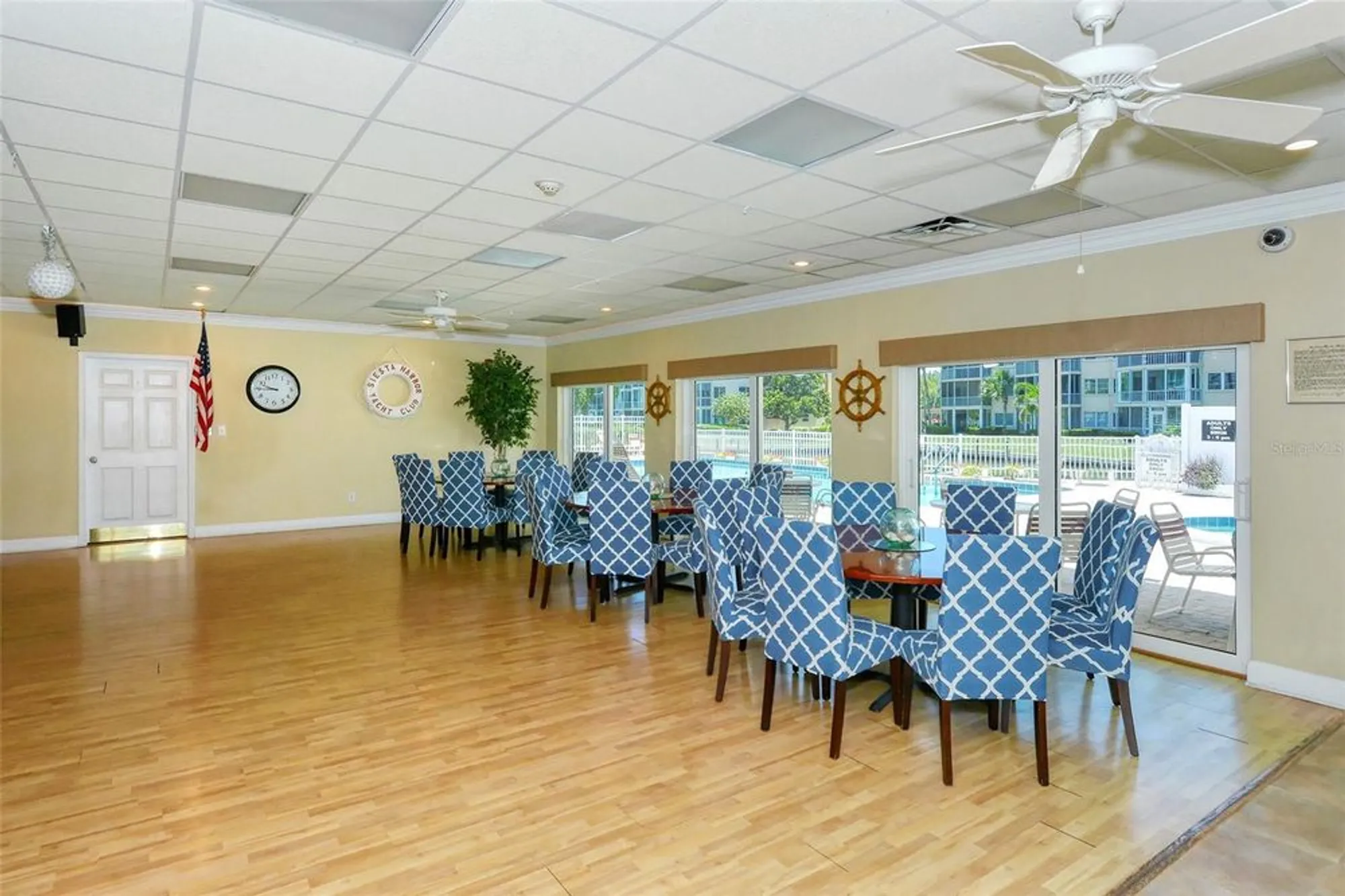 Property Slideshow image 32 of 65 | 1300 n portofino dr apt 103, Sarasota, FL, 34242