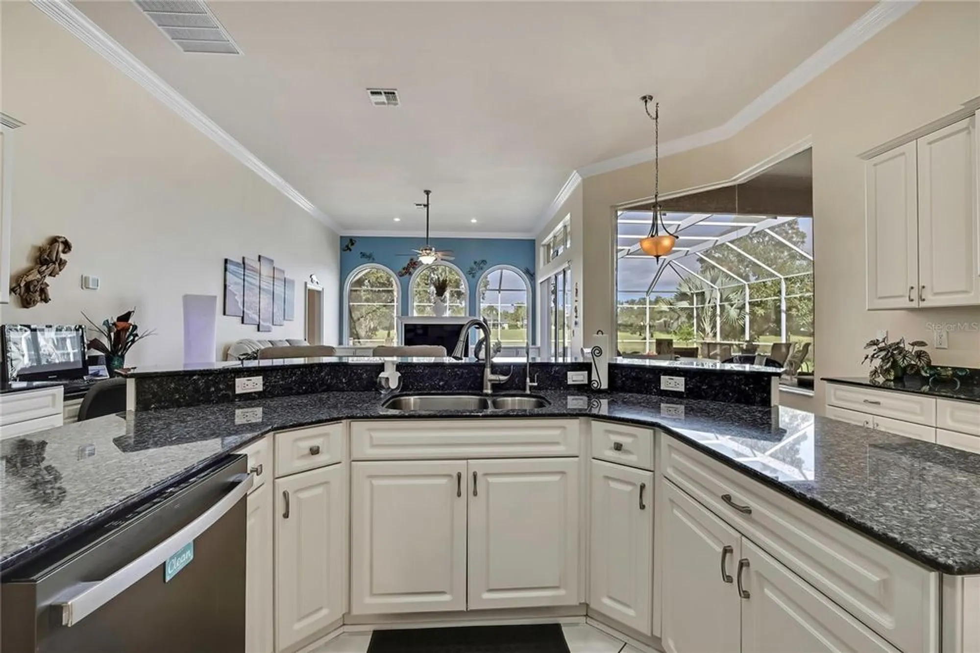 Property Slideshow image 12 of 62 | 9231 mississippi run, Weeki Wachee, FL, 34613