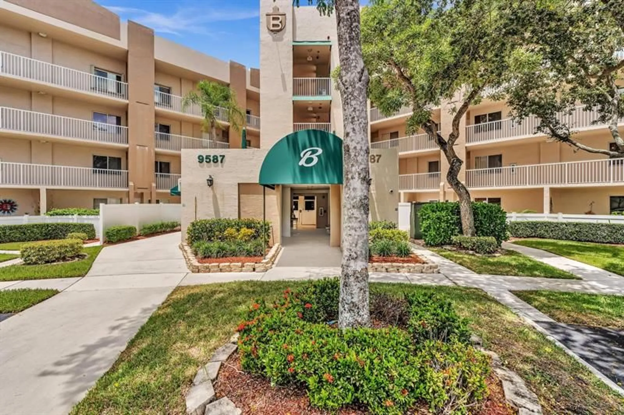 Property Slideshow image 51 of 75 | 9587 weldon cir b311, Tamarac, FL, 33321