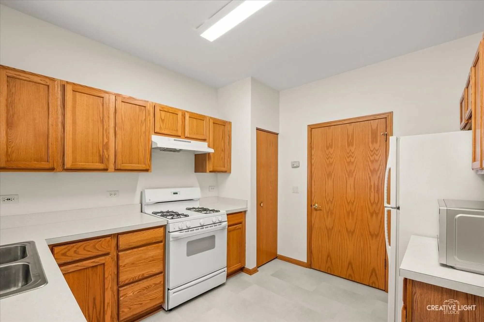 Property Slideshow image 7 of 18 | 21728 w empress ln, Plainfield, IL, 60544