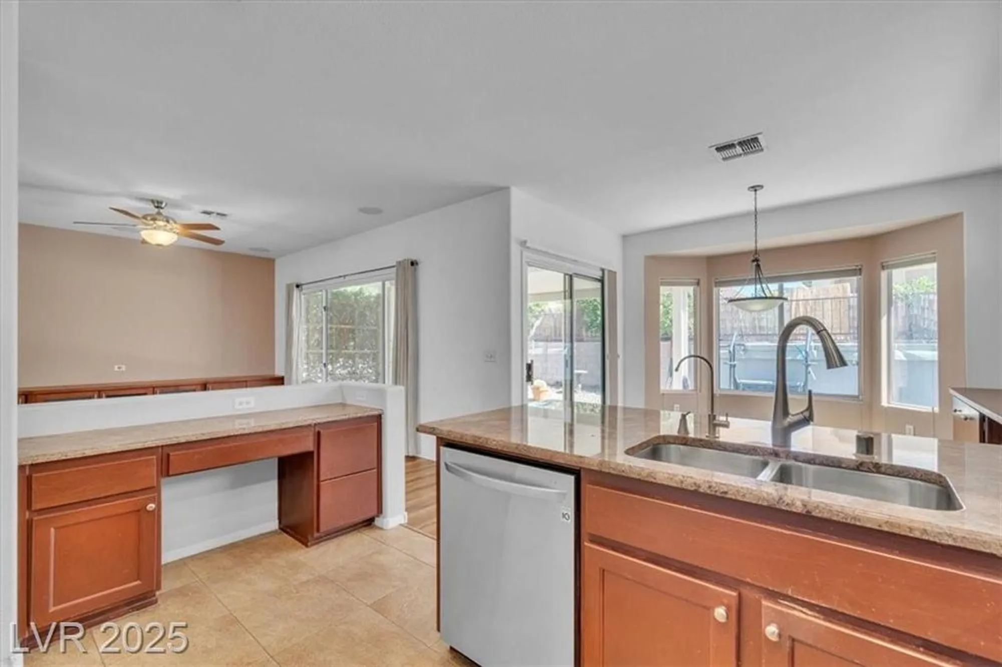Property Slideshow image 11 of 36 | 2134 colvin run dr, Henderson, NV, 89052