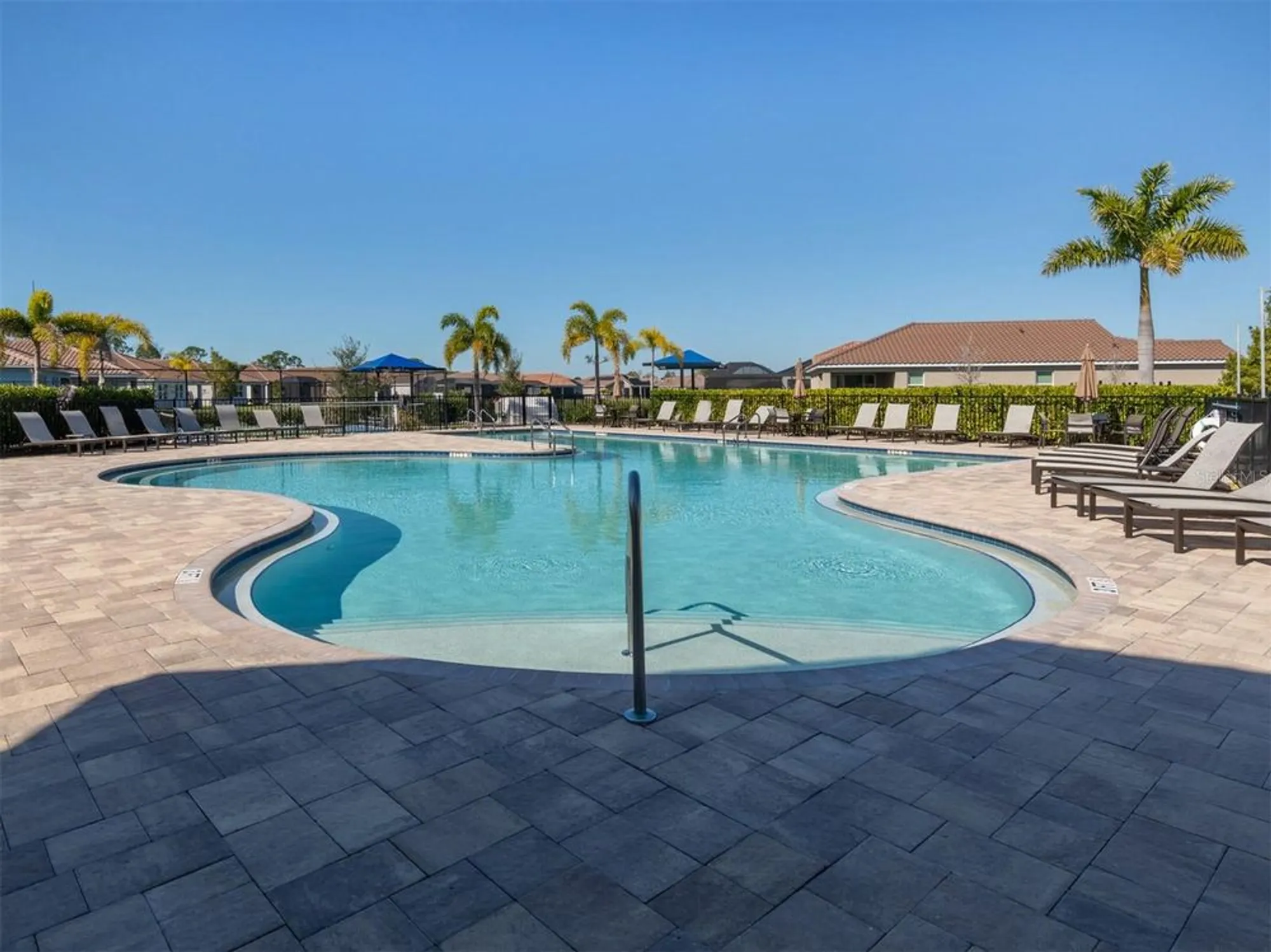 Property Slideshow image 45 of 78 | 592 mistiflower cir, Nokomis, FL, 34275